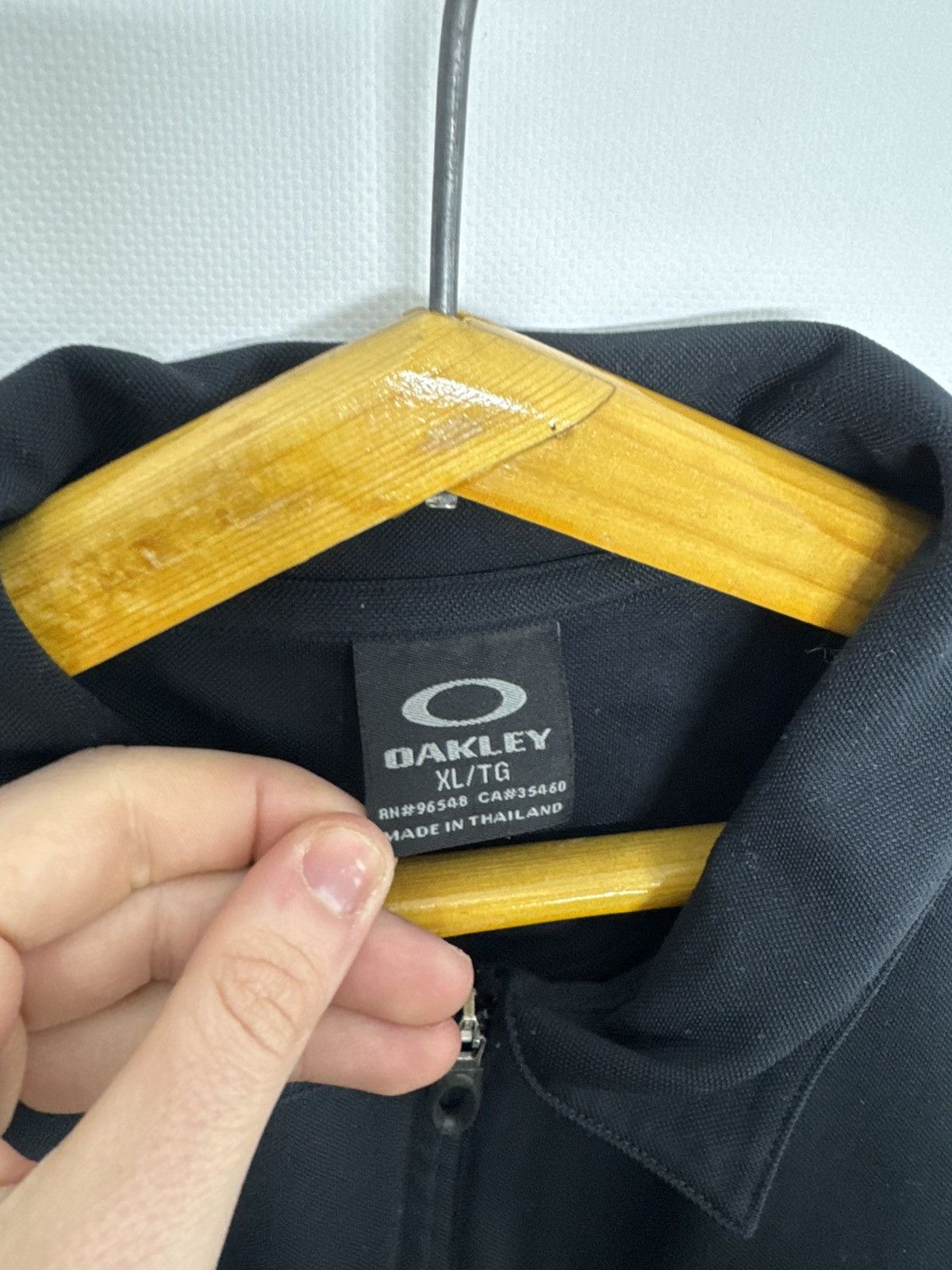 Oakley Vintage OAKLEY Center Logo Polo Hype Rare Gorpcore Size US XL / EU 56 / 4 - 9 Thumbnail