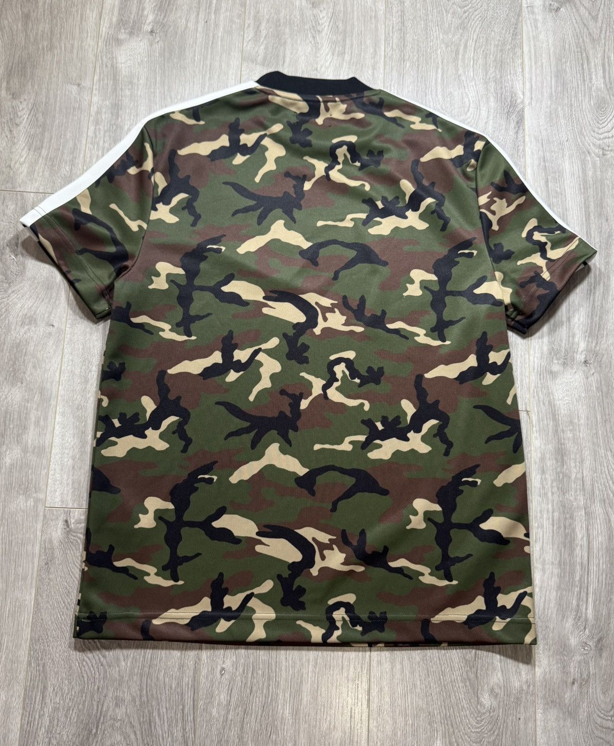Palm Angels Palm Angels Track Taping Tee Green Camo Fits small best Size US S / EU 44-46 / 1 - 7 Thumbnail