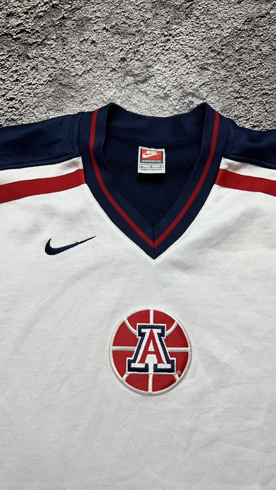 Nike 1998 Arizona Wildcats NCAA nike vintage warm up tee jersey Size US L / EU 52-54 / 3 - 4 Thumbnail