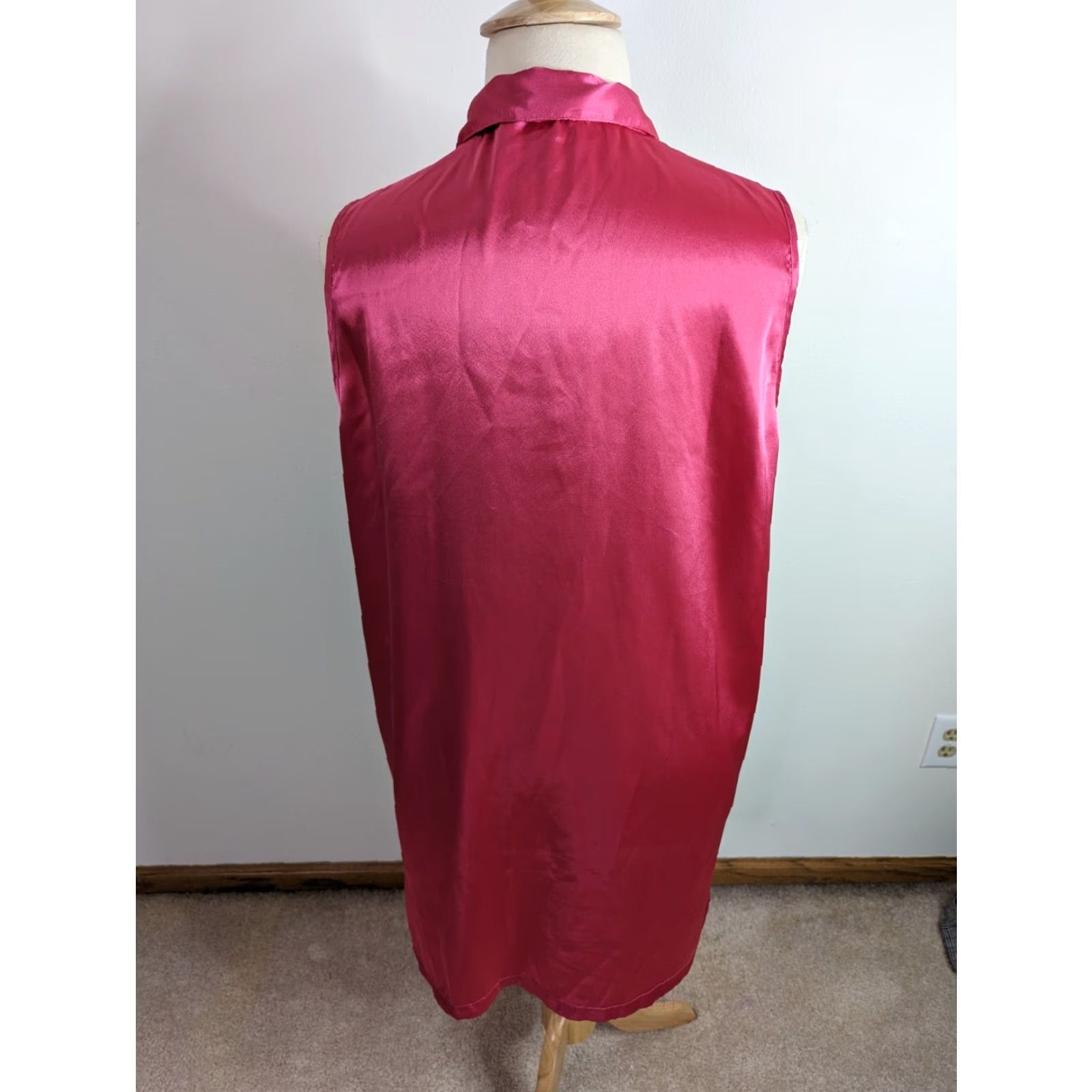 Pinko VINTAGE 90s Night Gown Shirt Sleeveless Collared Hot Pink Satin Nightgown D2W Gown Women XL Pink Satin Nightgown Womens Size XL / US 12-14 / IT 48-50 - 4 Thumbnail