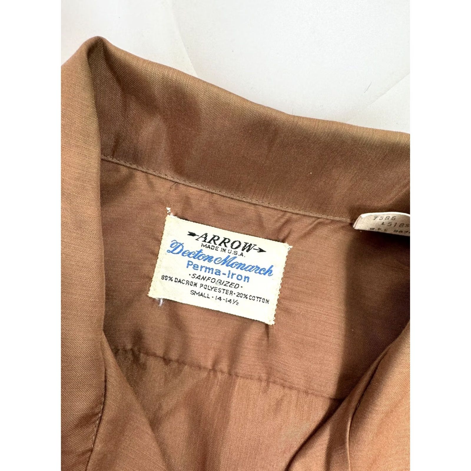 Arrow ARROW Shiny Monarch 14 / 14.5 Dectron LOOP COLLAR VTG. SHIRT Mens Long Sleeve Button-Up Collared Brown 14.5 XS? Size US M / EU 48-50 / 2 - 5 Thumbnail