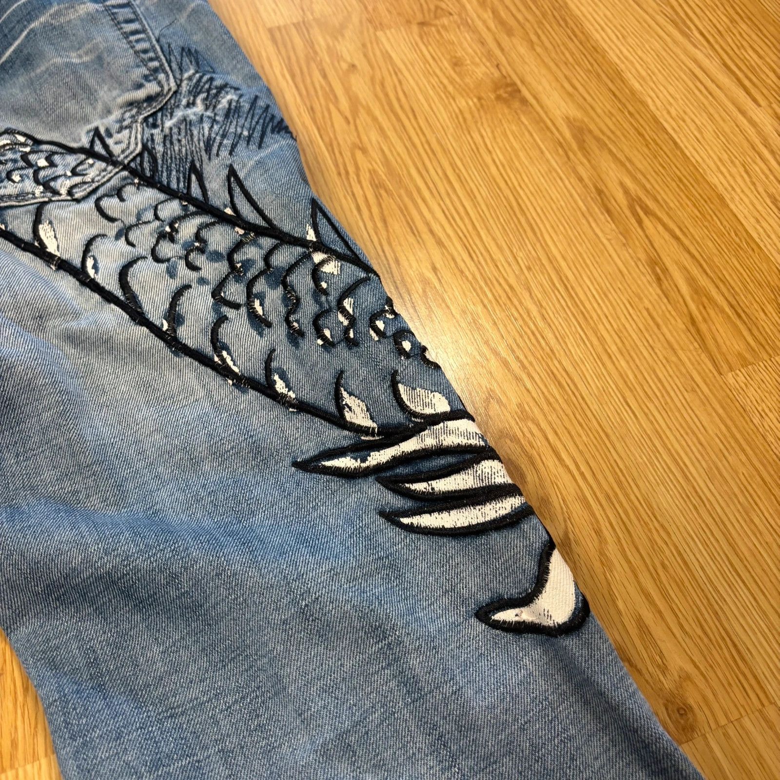 Japanese Brand K&M Dragon Embroidered Distressed Jeans Y2K Size US 31 - 12 Thumbnail