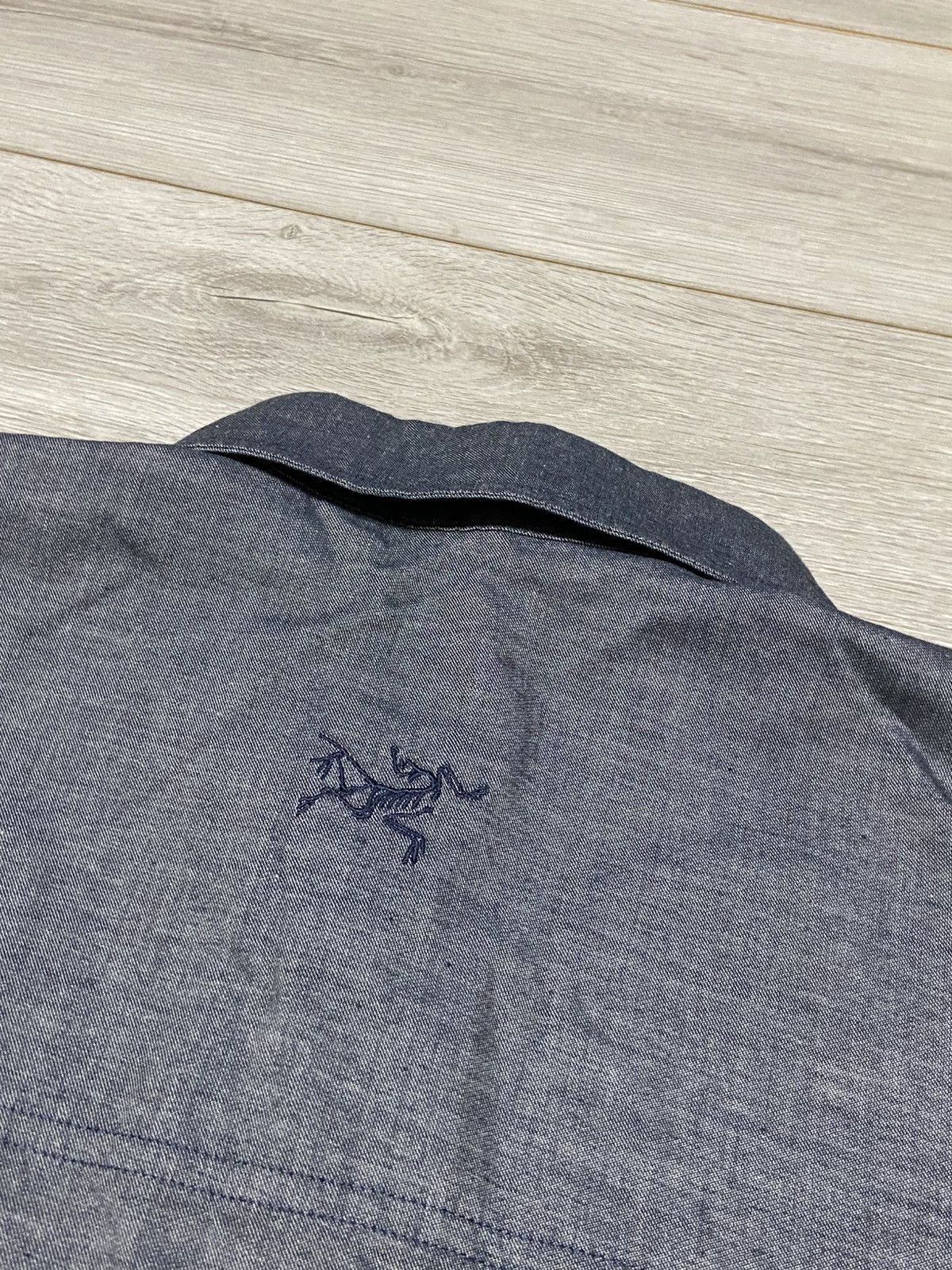 Arc'teryx Arcteryx bird shirt buttons up hidden pockets Size US L / EU 52-54 / 3 - 3 Thumbnail