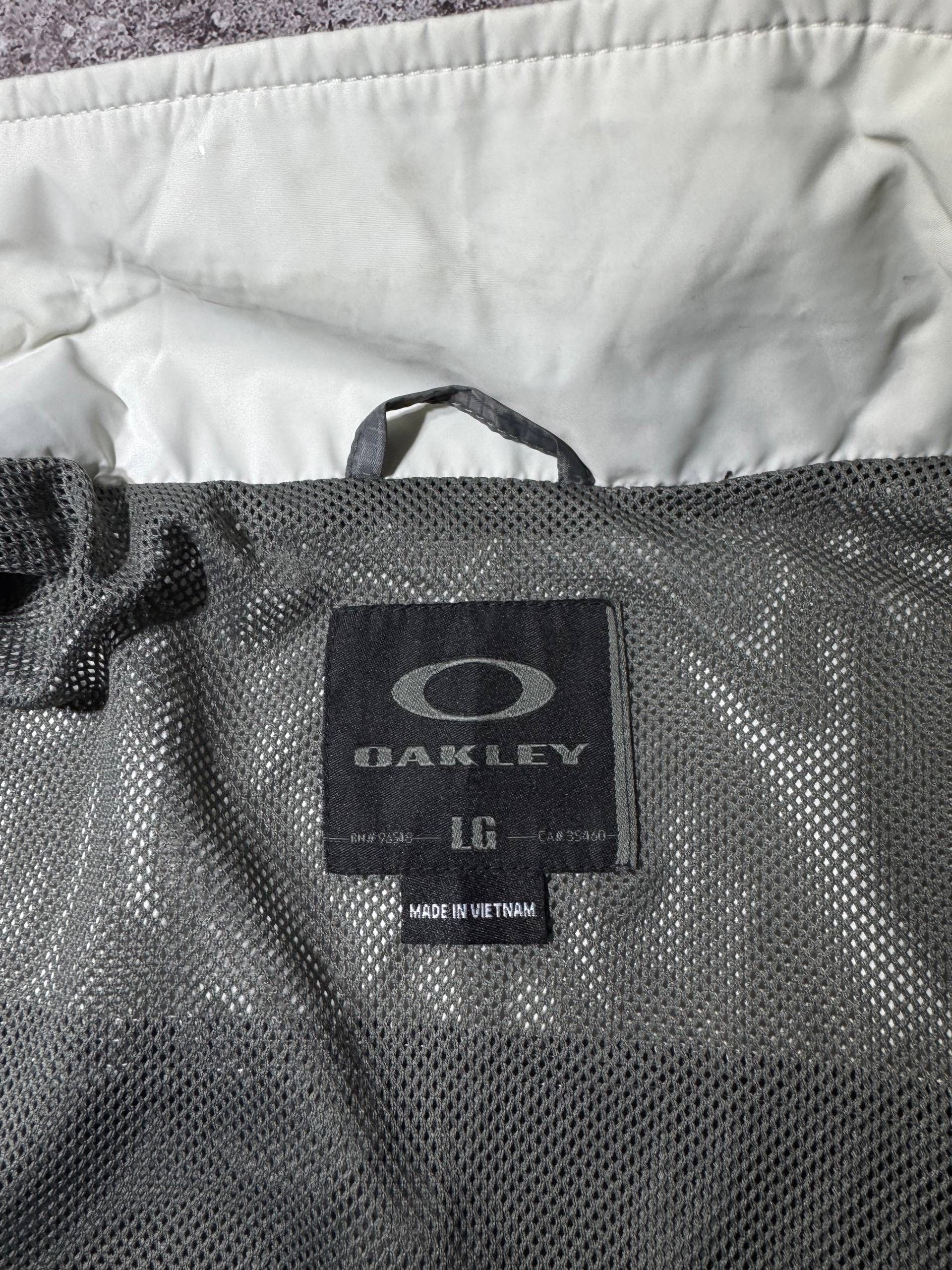 Oakley Oakley Vintage Light Jacket Streetwear Rare Size US L / EU 52-54 / 3 - 7 Thumbnail