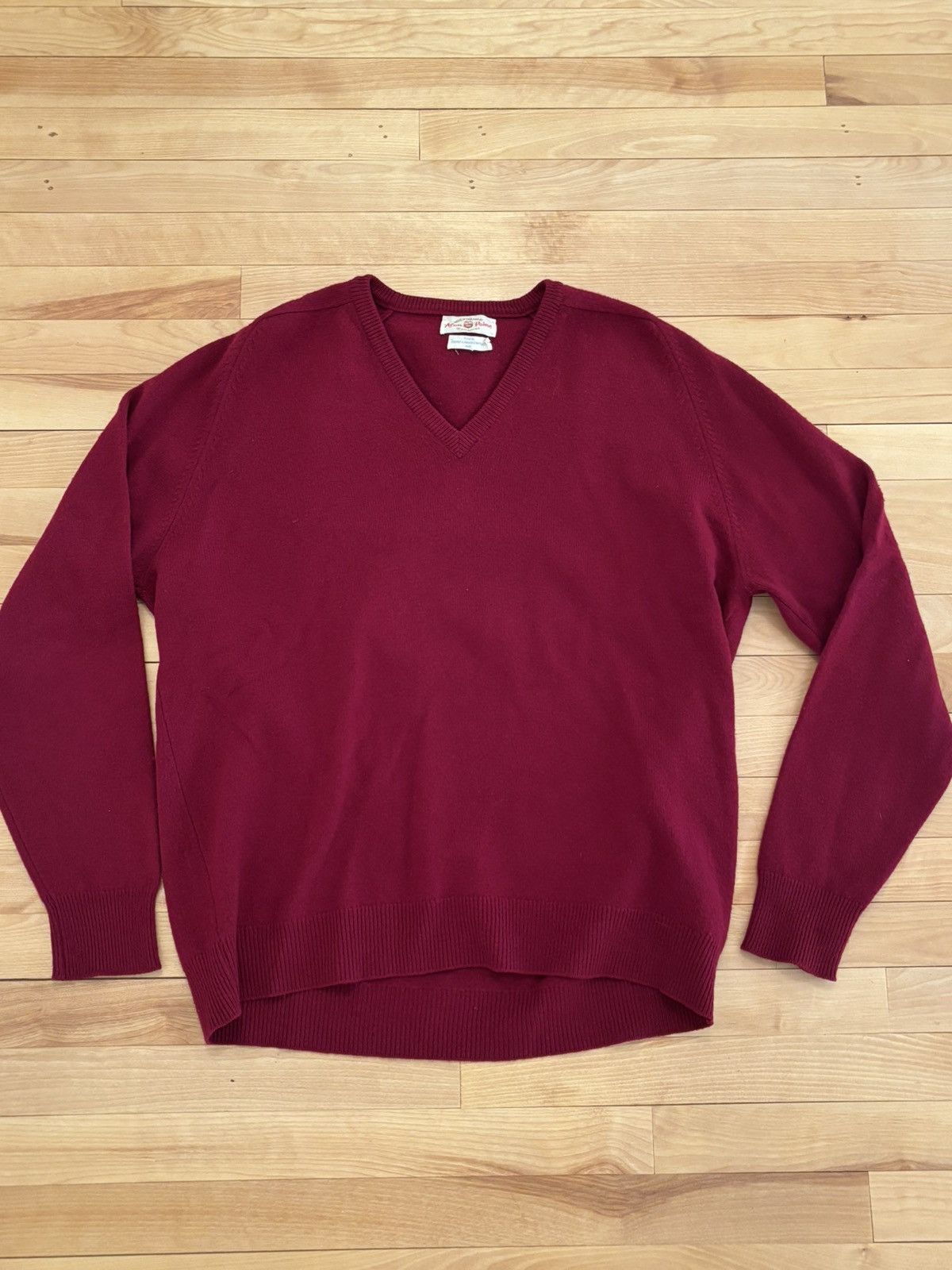 Vintage Size 46 Red Made in England Lambswool V neck sweater Size US L / EU 52-54 / 3 - 1 Thumbnail