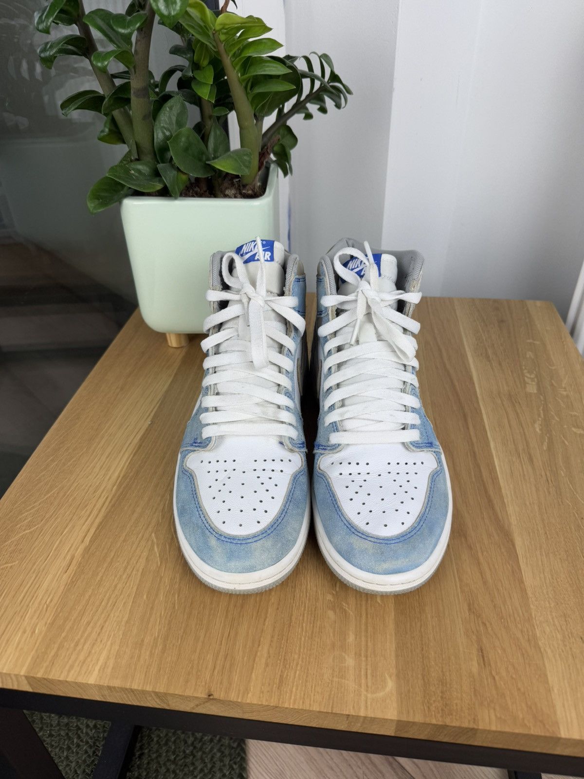 Jordan Brand × Nike Nike Air Jordan 1 “Hyper Royal” Size US 8.5 / EU 41-42 - 4 Thumbnail
