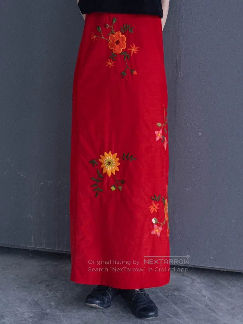 Kenzo Kenzo Red velvet floral embroidered skirt Size 24" / US 00 / IT 34 - 4 Thumbnail