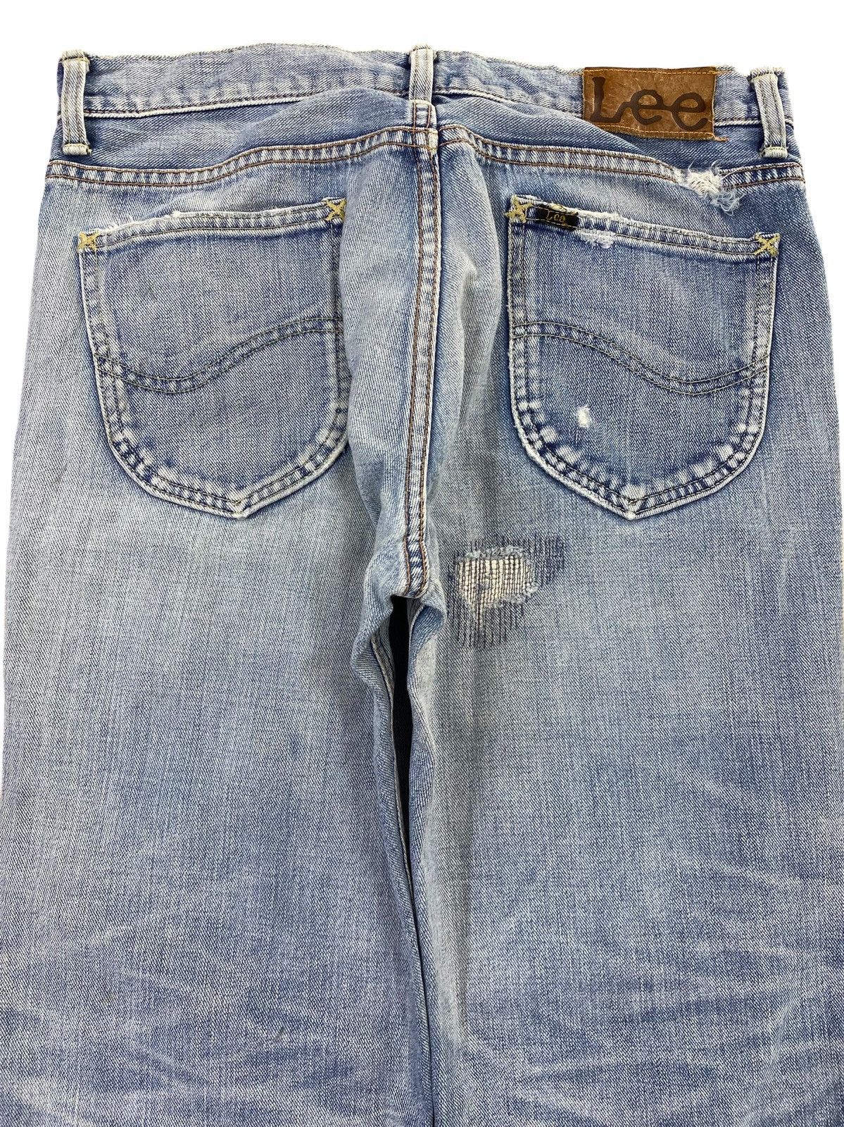 Lee Lee Riders blue denim jeans with a relaxed fix distressed Size US 32 / EU 48 - 4 Thumbnail