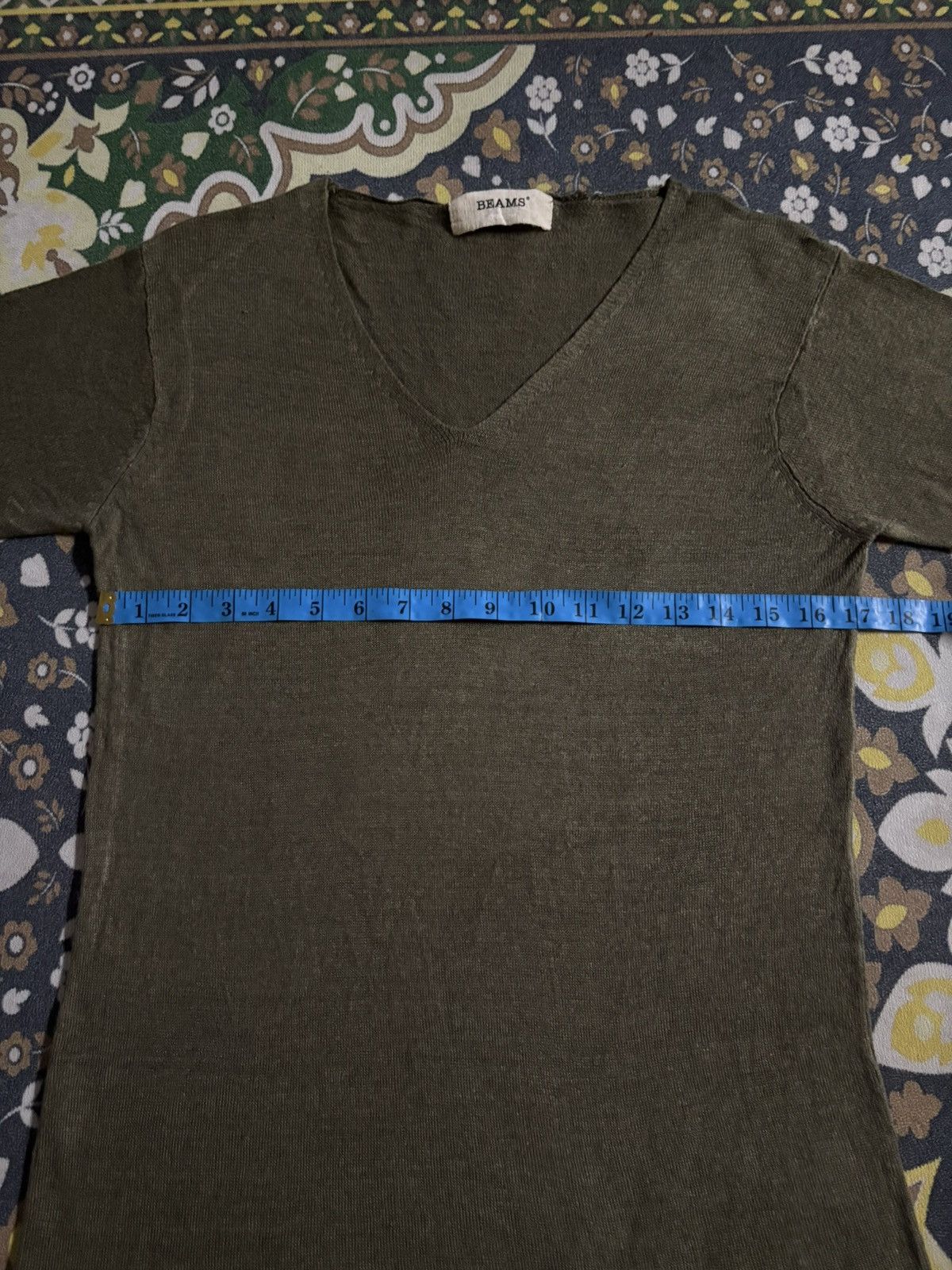 Beams Plus Vintage BEAMS Vneck Distressed T-Shirt Size US S / EU 44-46 / 1 - 9 Thumbnail
