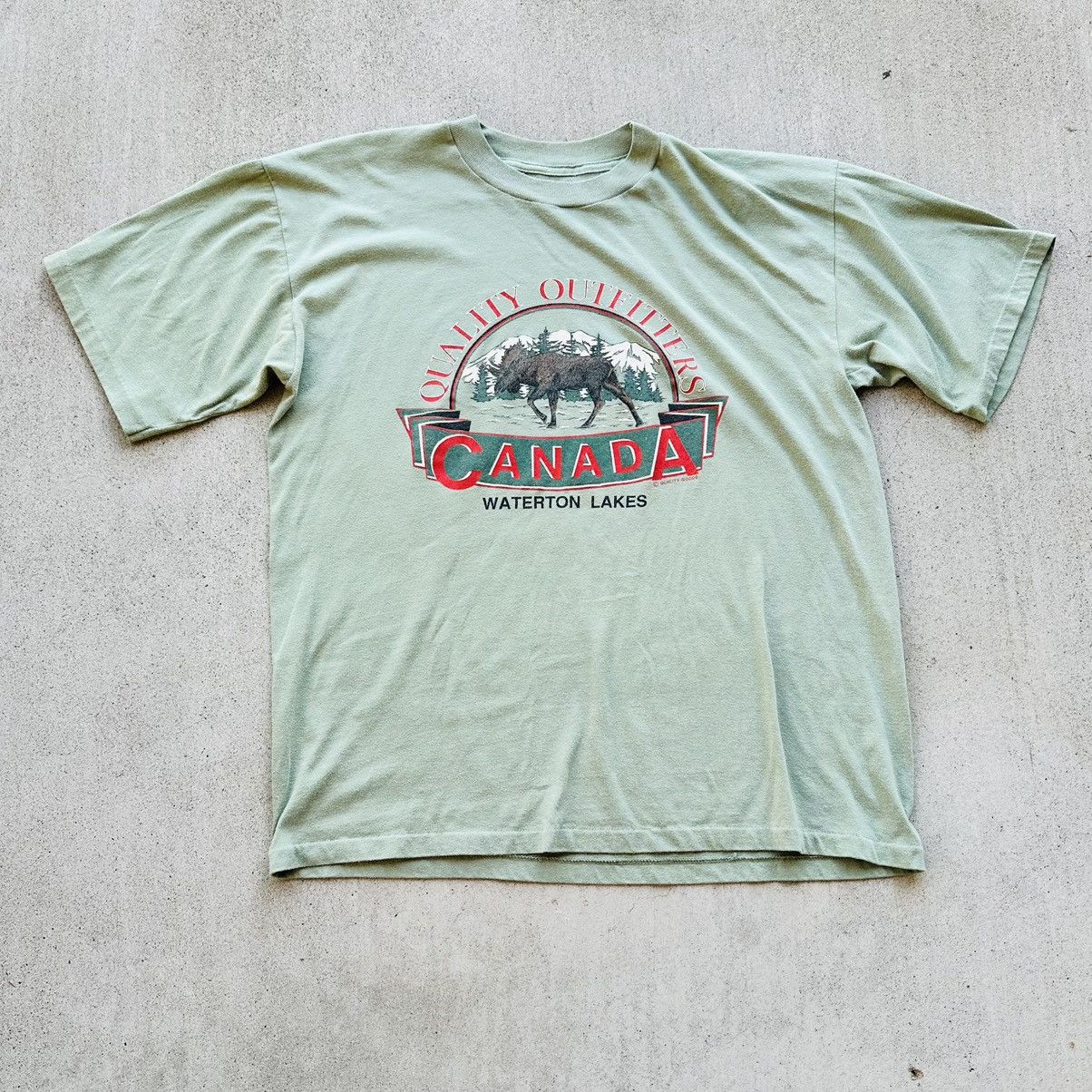 Vintage Vintage Quality Outfitters Canada T Shirt 90s Single Stitch Size US L / EU 52-54 / 3 - 1 Thumbnail