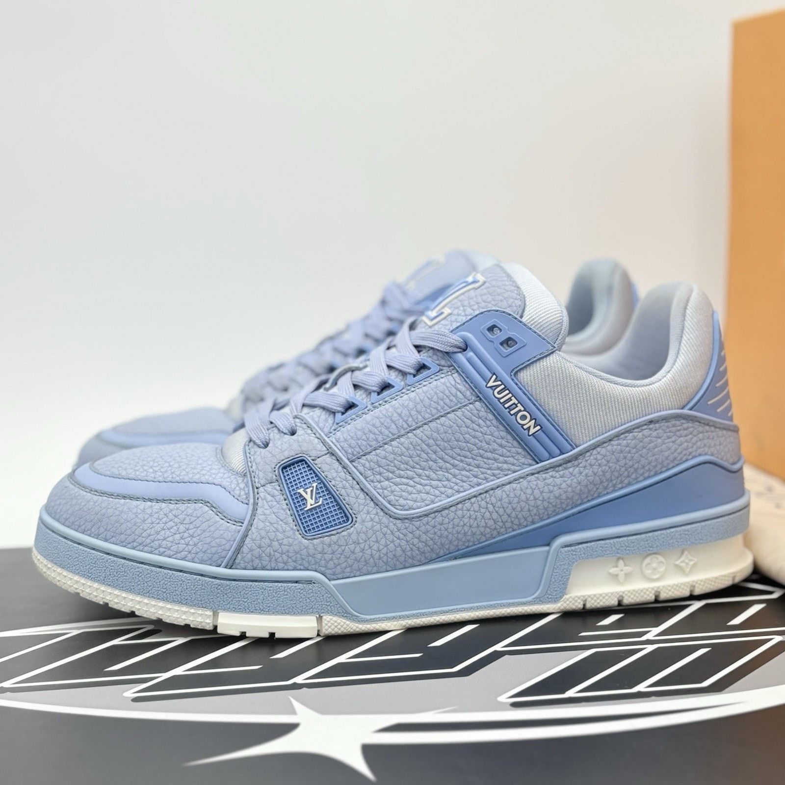 Louis Vuitton Louis Vuitton Trainer ' Light Blue White ' | GREAT COND! Size US 12.5 / EU 45-46 - 1 Thumbnail
