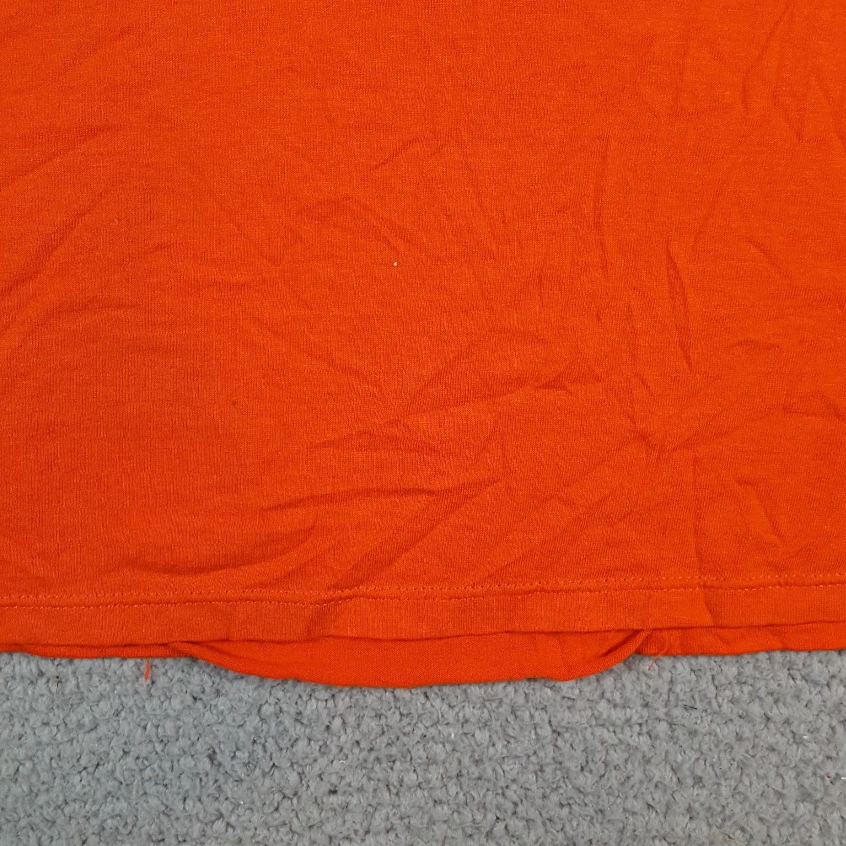 Vintage VINTAGE Russell Cross Country Running Tee Shirt Men L Orange 80s 90s University Sports Embroidered Logo T-Shirt Size US L / EU 52-54 / 3 - 5 Thumbnail