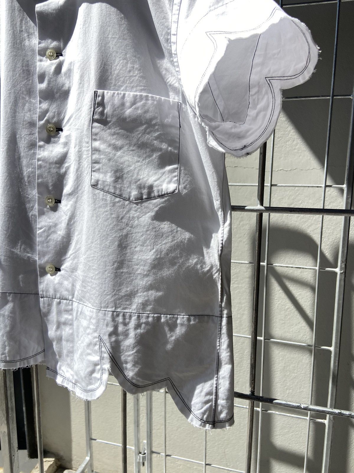 Comme des Garcons Comme des Garcons BLACK curve white shirt Size XS / US 0-2 / IT 36-38 - 8 Thumbnail