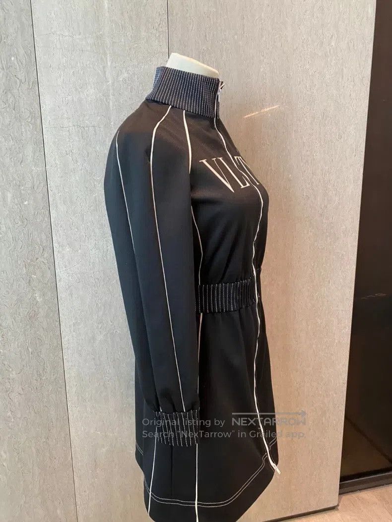 Valentino Valentino Black dress Size S / US 4 / IT 40 - 2 Thumbnail