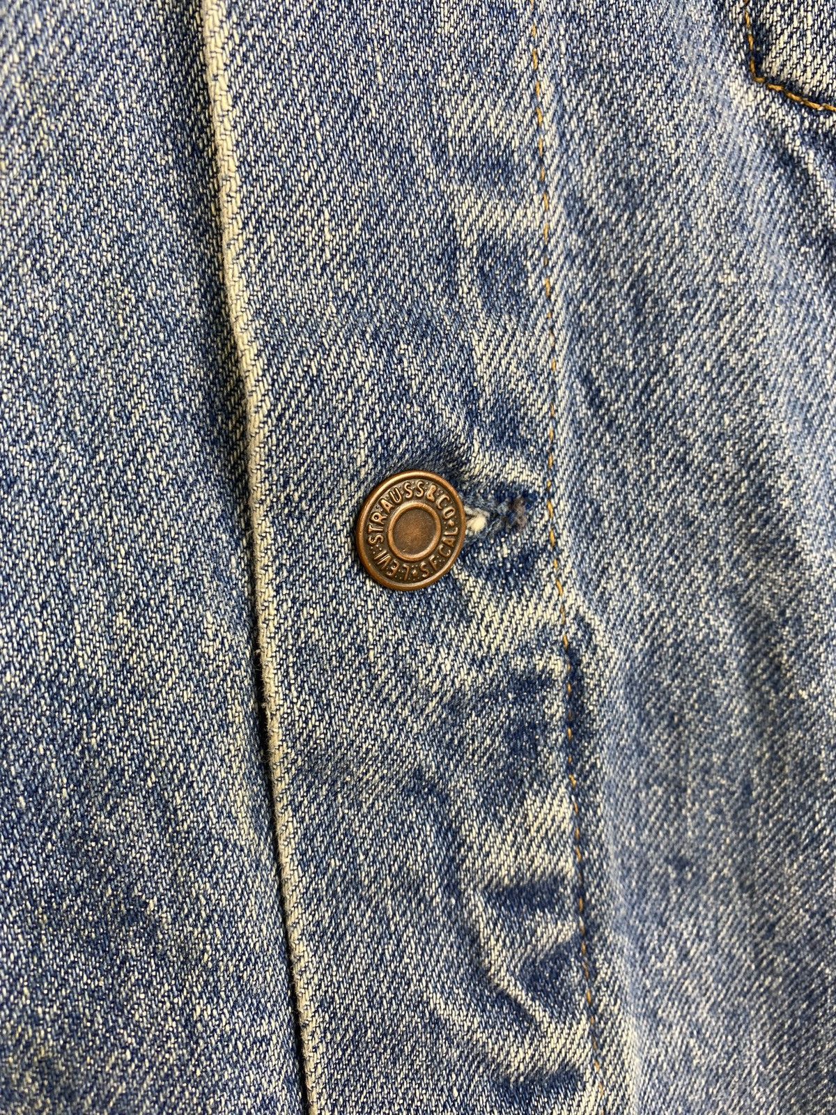 Levi's × Vintage Levis vintage men’s denim trucker jacket size Xl Size US XL / EU 56 / 4 - 9 Thumbnail