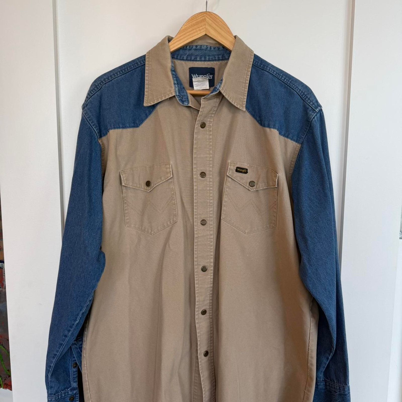Wrangler Wrangler Two-Tone Denim & Canvas Western Shirt – Beige/Blue Size US XL / EU 56 / 4 - 1 Thumbnail