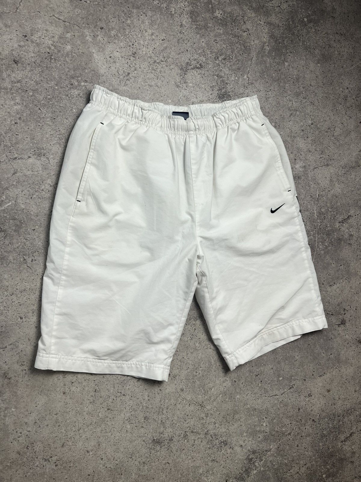 Nike Vintage Nike Nylon Shorts Drill Swoosh Y2K Size US 34 / EU 50 - 3 Thumbnail