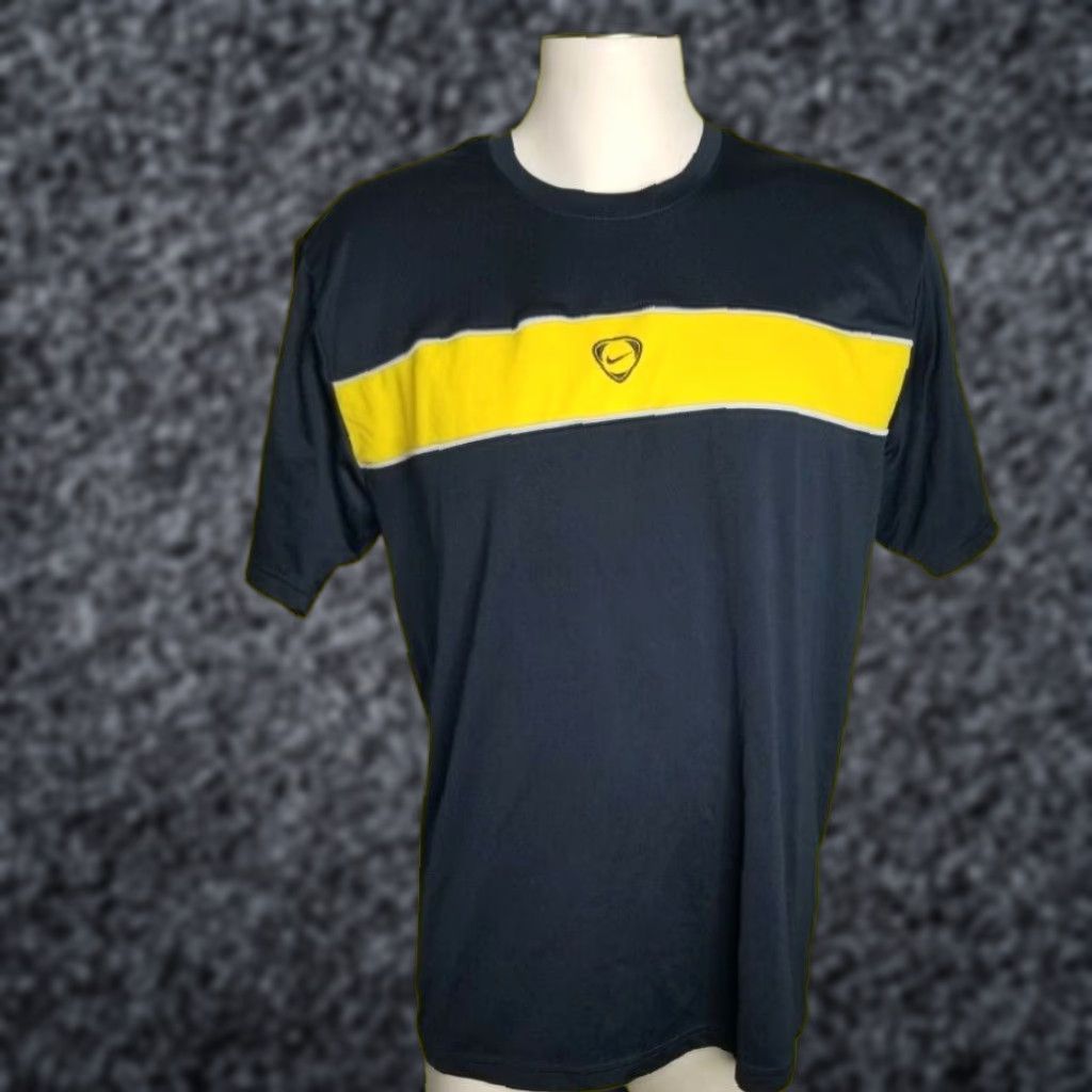 Nike Nike T-Shirt Men XL Center Swoosh Logo Short Sleeve Yellow Blue Retro Shirt Size US XL / EU 56 / 4 - 1 Thumbnail