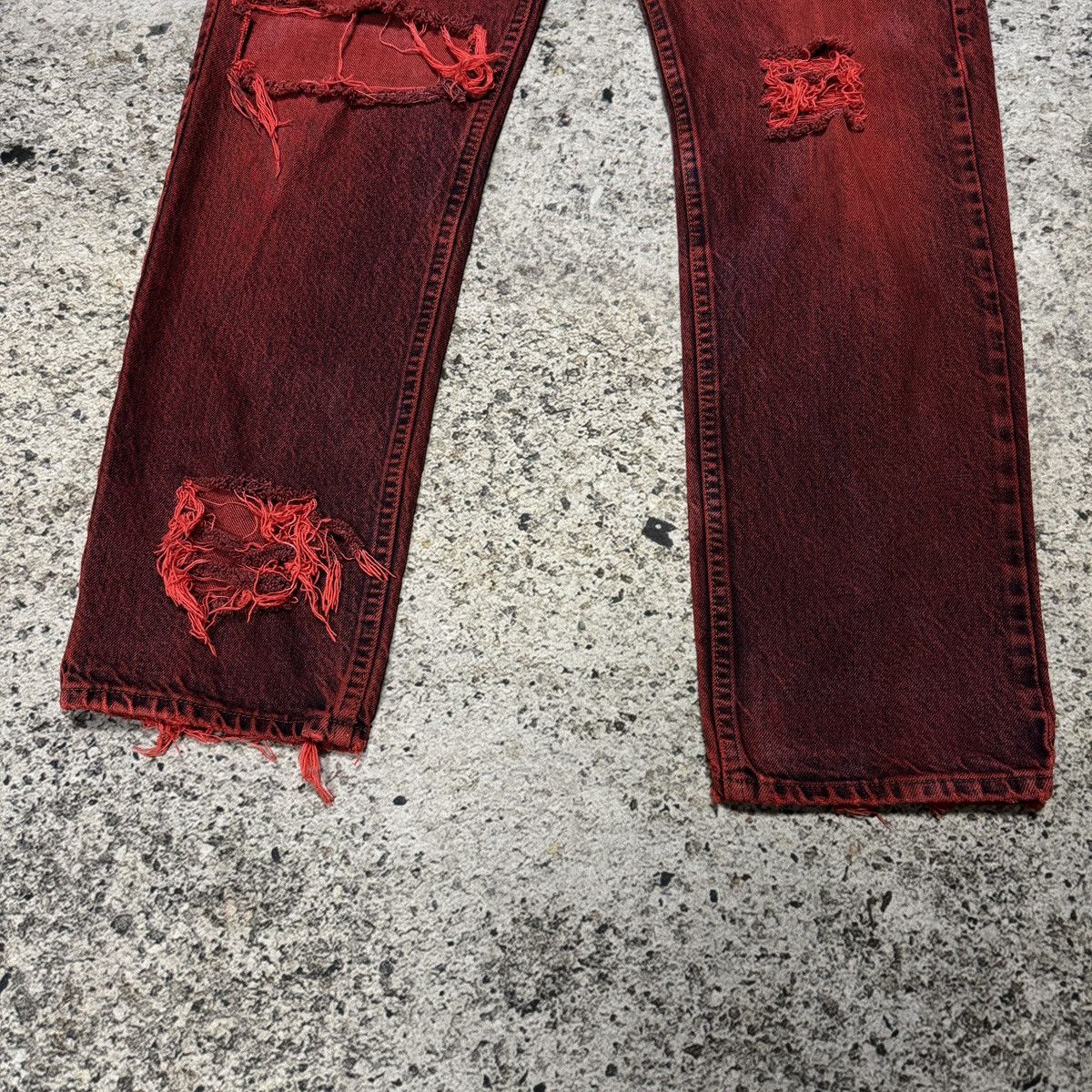 Levi's Vintage Levi’s 505 Red Dyed Thrashed Faded Denim Jeans Size US 34 / EU 50 - 7 Thumbnail