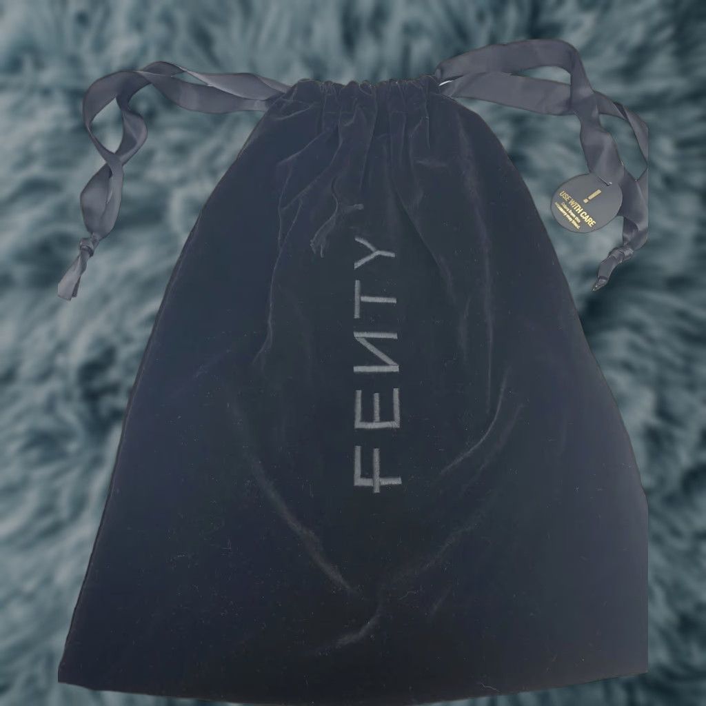 Puma PUMA x Fenty Black Velvet Dust Bag Makeup Sporty Bag Womens Medium Velvet Satin Handle Black Logo Dust Bag Size ONE SIZE - 1 Thumbnail