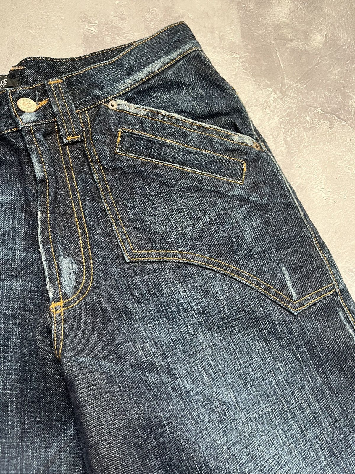 Versace Jeans Couture VINTAGE VERSACE JEANS COUTURE BAGGY PANTALONE VEST. DENIM Size US 30 / EU 46 - 8 Thumbnail