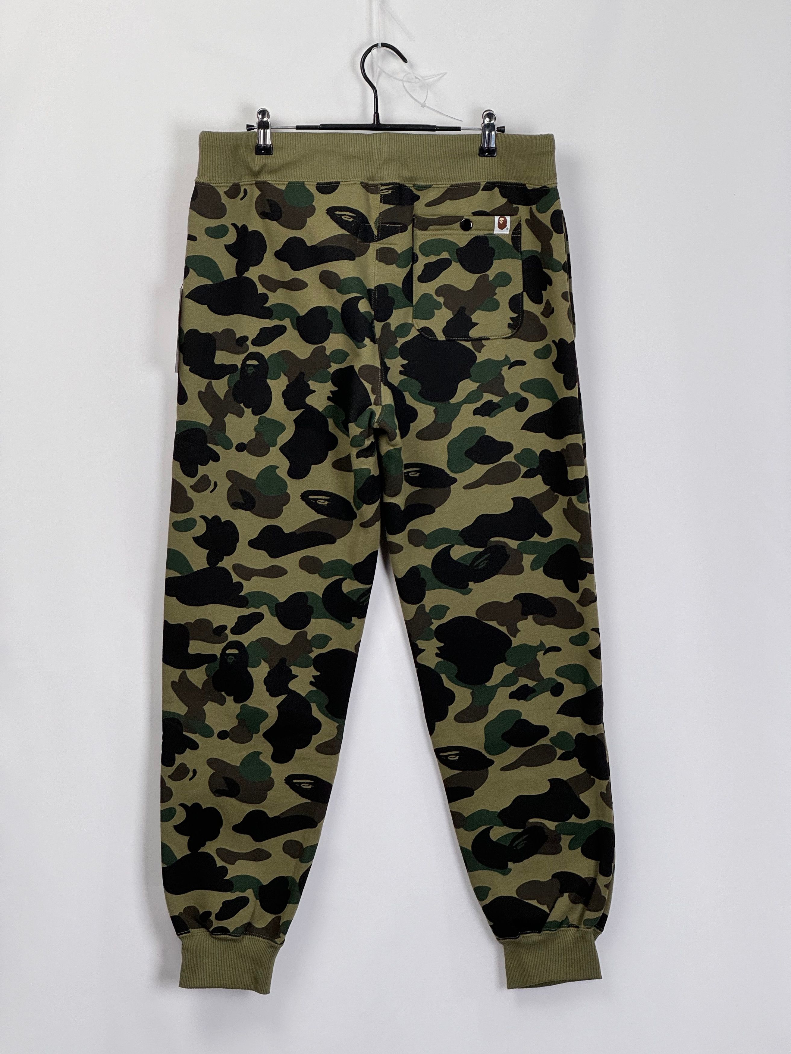Bape × Champion NEW WITH TAG* BAPE x Champion 1st Camo Sweatpants Size XL Size US 36 / EU 52 - 8 Thumbnail