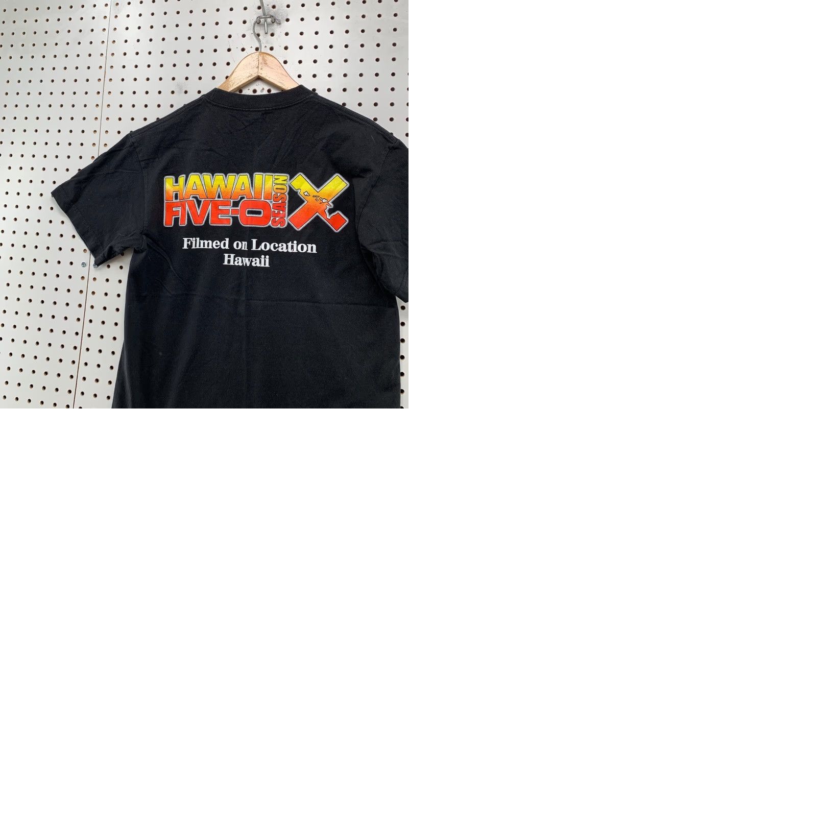 Gildan VINTAGE Hawaii Five O Film Crew Shirt Mens Medium Black Season 10 TV Show Promo Size US M / EU 48-50 / 2 - 9 Thumbnail