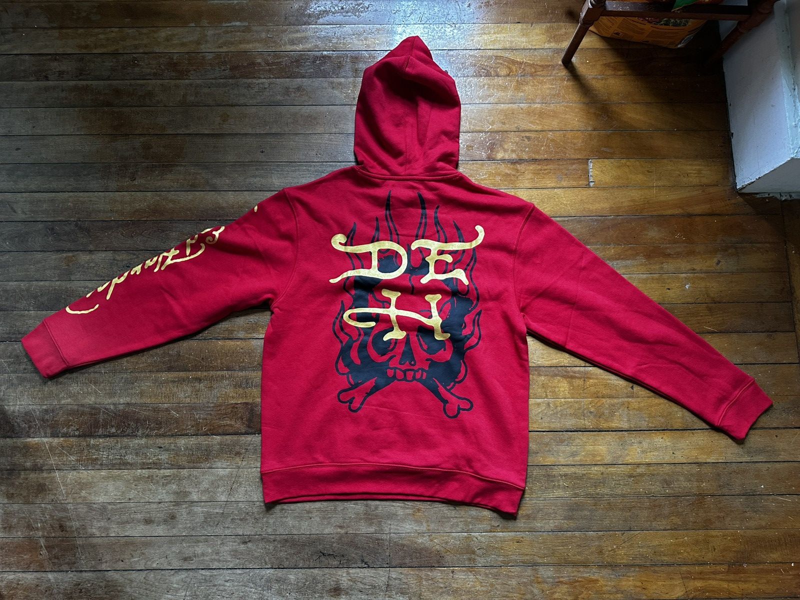 Ed Hardy Y2K Ed hardy red hoodie sz L Size US L / EU 52-54 / 3 - 4 Thumbnail
