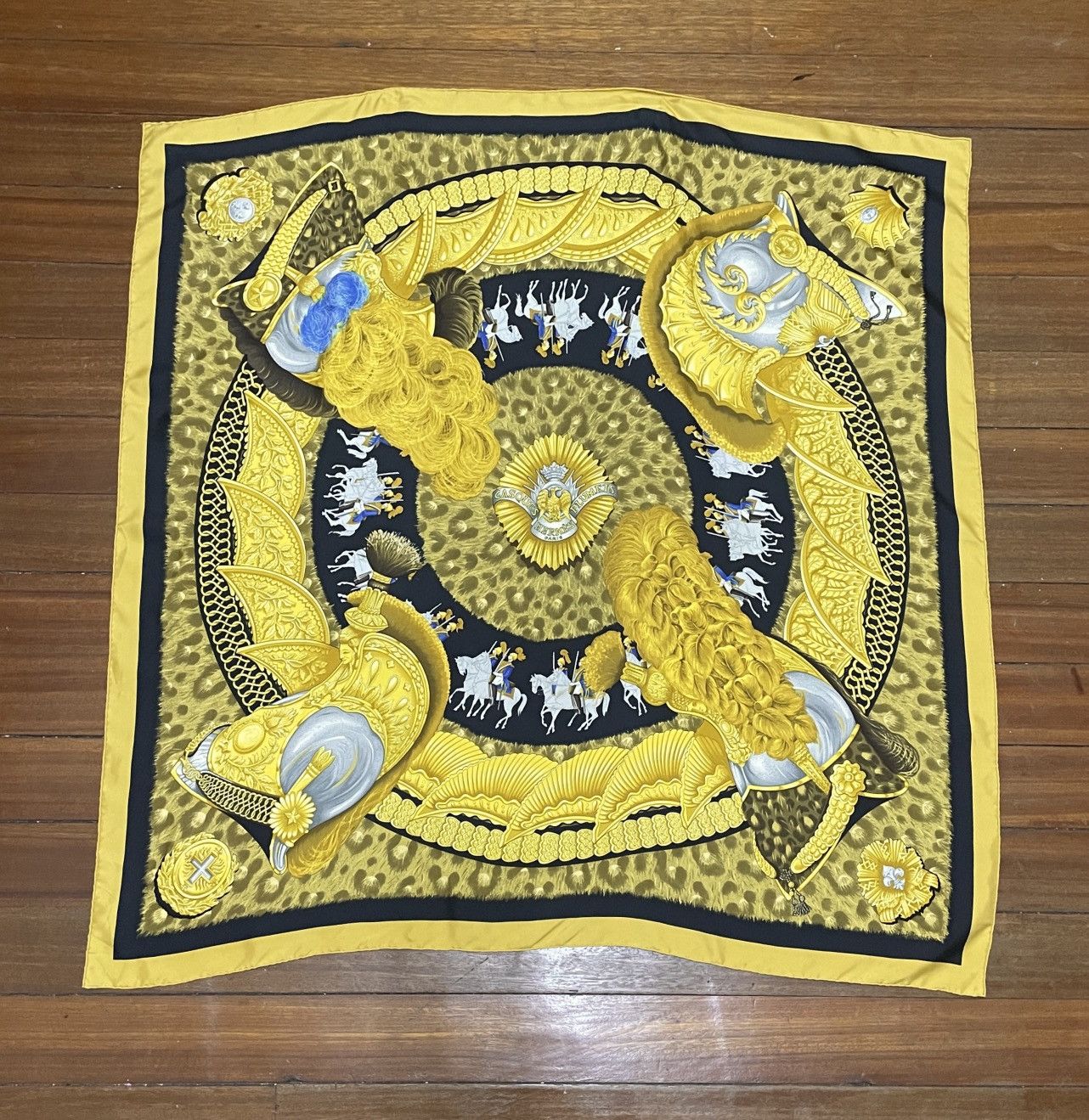 Hermes × Vintage Rare Hermes Silk Scarf Casques Et Plumets Royal Eagle Gold Size ONE SIZE - 1 Thumbnail