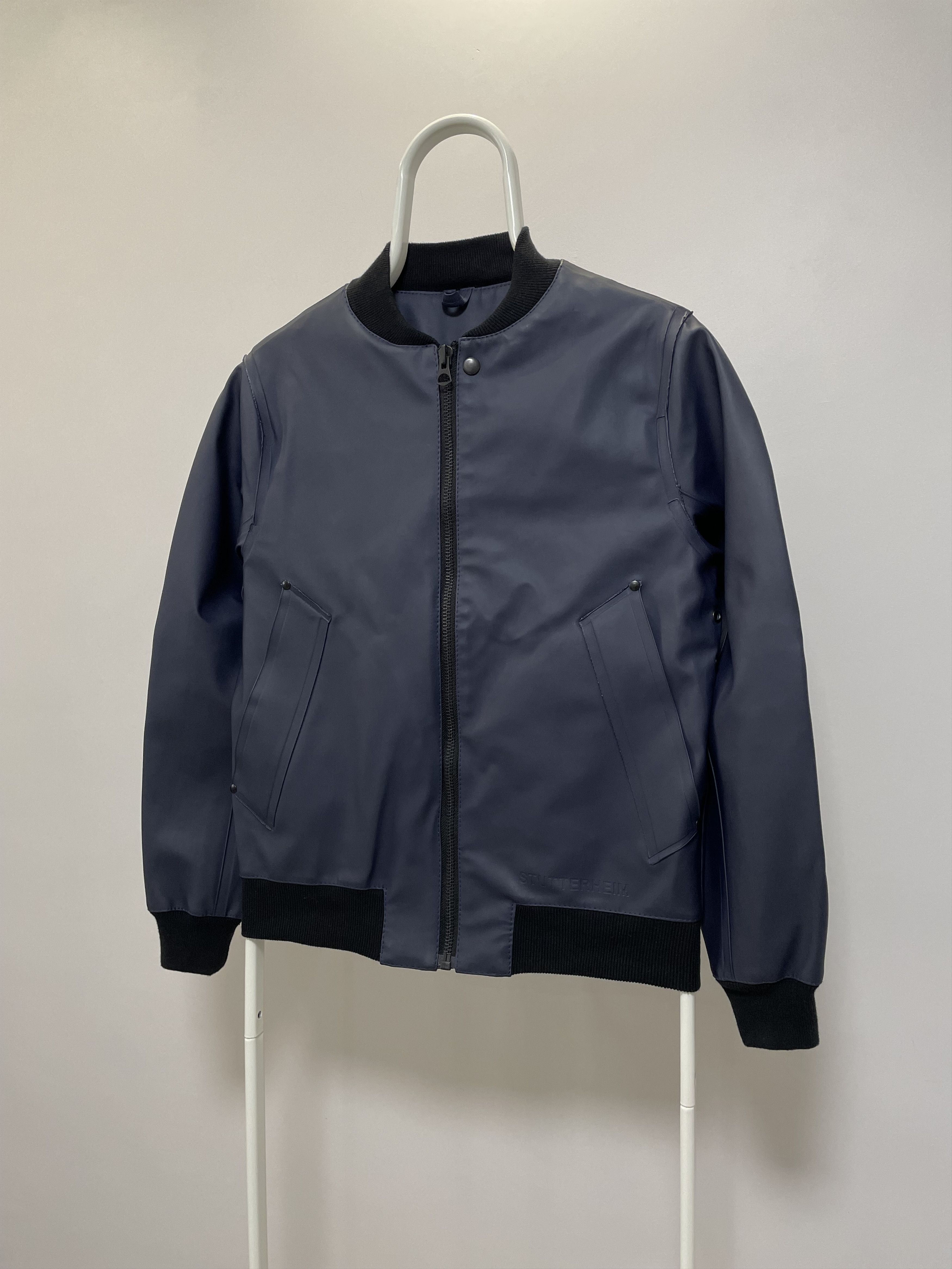 Stutterheim STUTTERHEIM Vastertorp Bomber Jacket Rain Coat Navy Men's Size US XXS / EU 40 - 7 Thumbnail