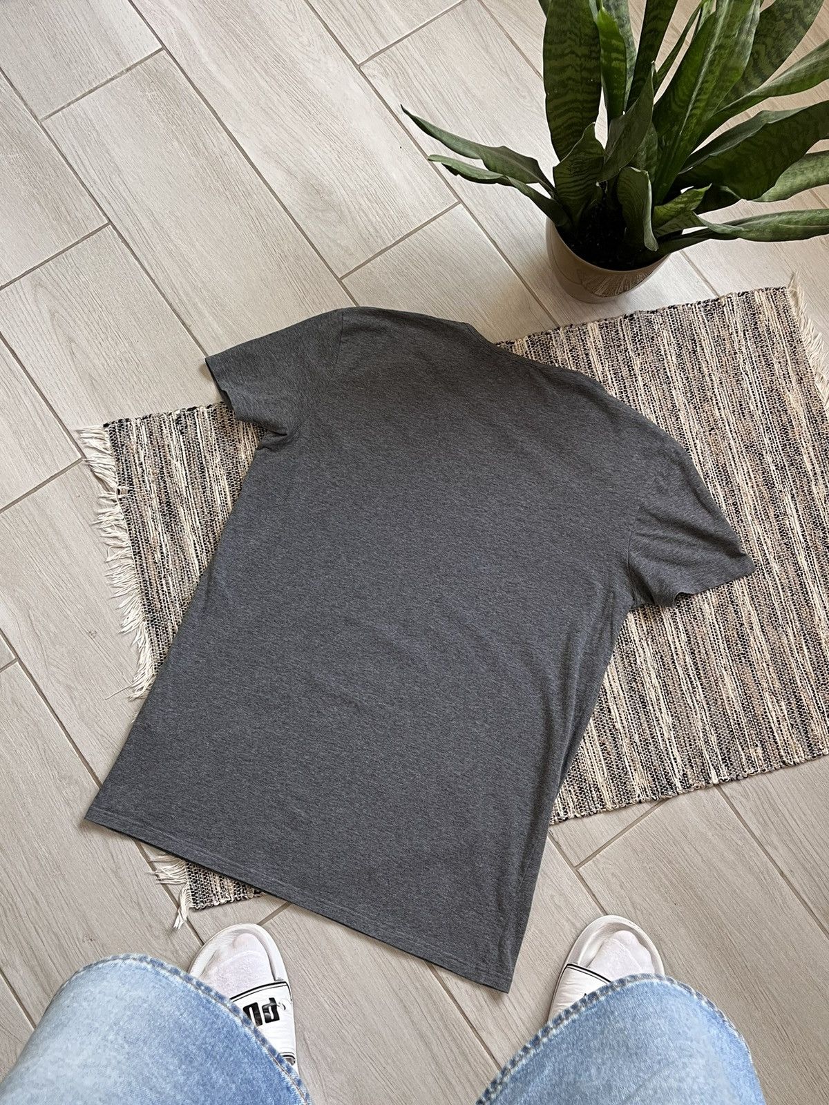 Versace × Vintage Vintage Versace Tshirt grey blank tee minimalistic logo Size US L / EU 52-54 / 3 - 5 Thumbnail
