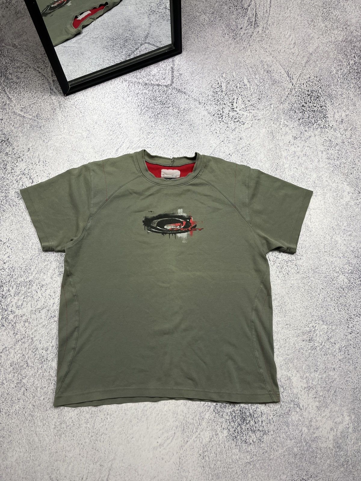 Oakley Vintage 00’s Oakley Center 3D Circle Graphic Logo T-shirt Size US XL / EU 56 / 4 - 1 Thumbnail