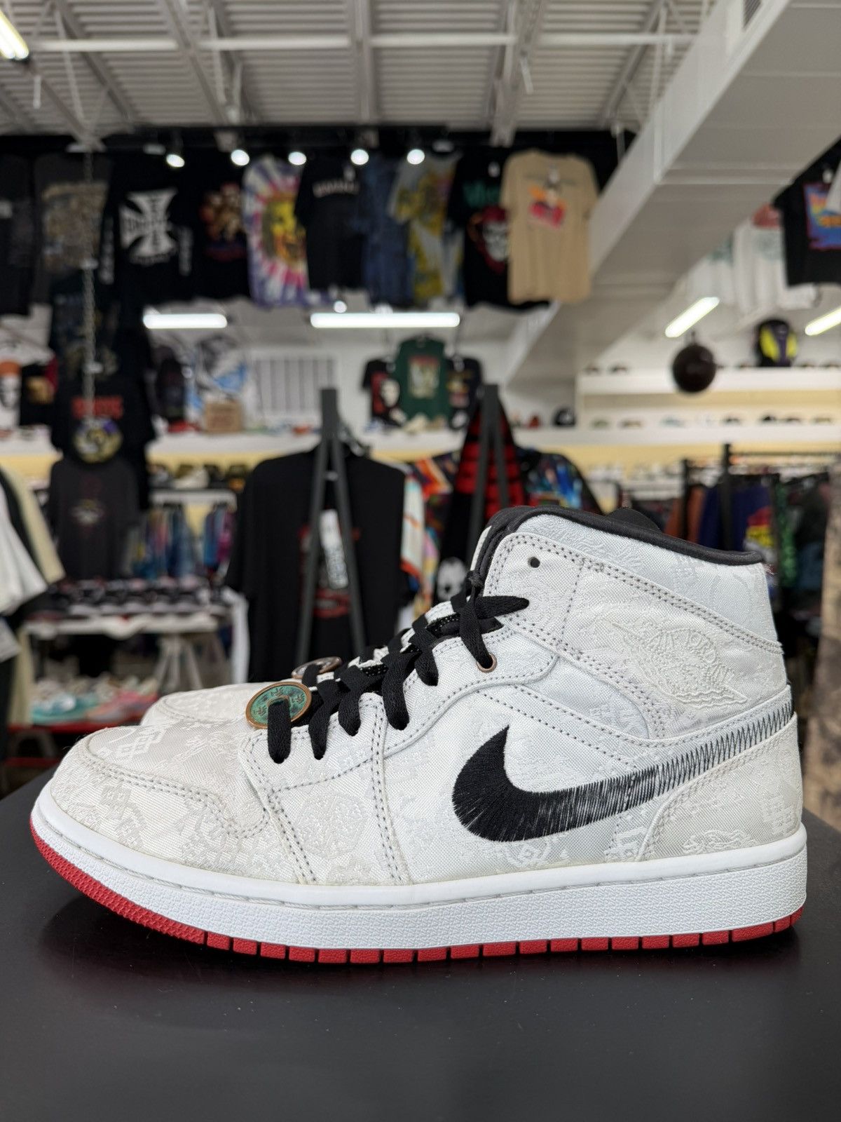 Jordan Brand Jordan 1 Mid Fearless Edison Chen CLOT Size 8.5 (2019) Size US 8.5 / EU 41-42 - 7 Thumbnail