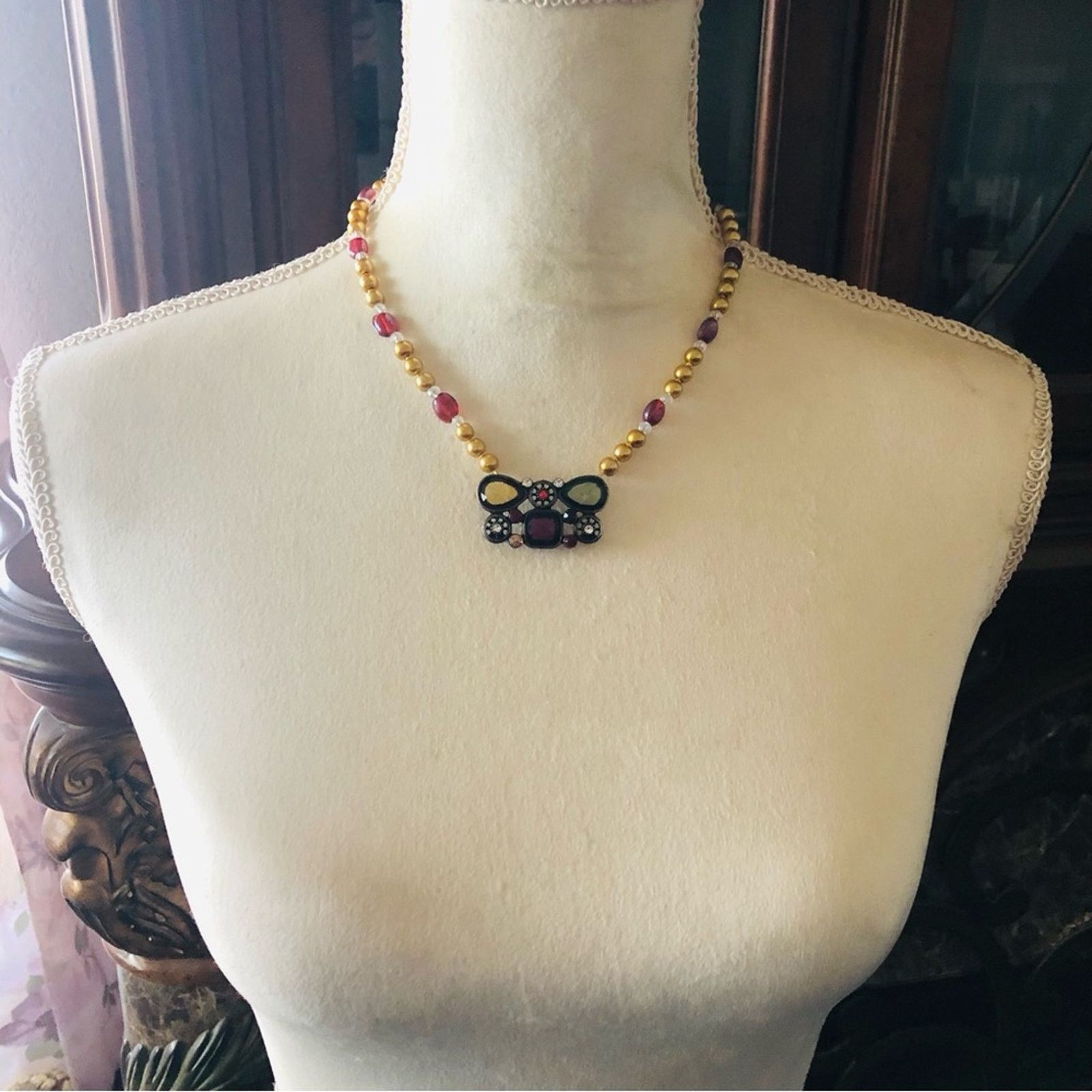 Handmade Handcrafted repurpose regal look pendant Pearl necklace Size ONE SIZE - 5 Thumbnail