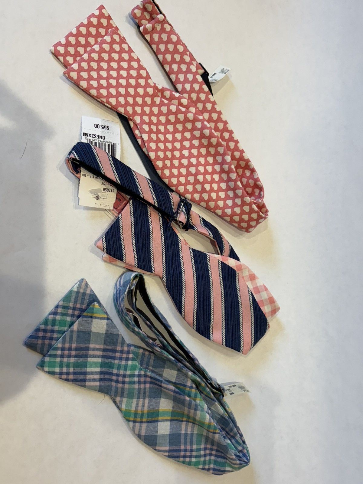 Vineyard Vines Set Of 3 New Patterned Vineyard Vines Bow Ties (never worn) Size ONE SIZE - 1 Thumbnail