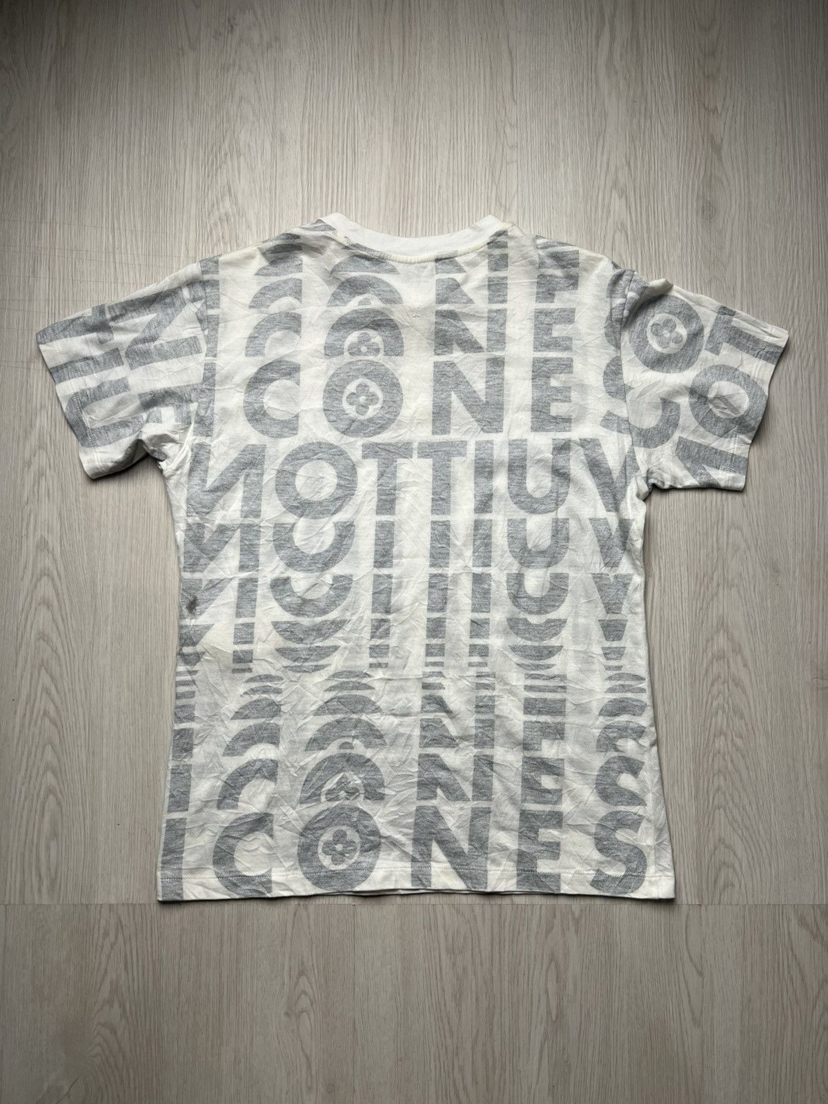 Louis Vuitton Louis Vuitton Logo T Shirt With Chain Size US S / EU 44-46 / 1 - 2 Thumbnail
