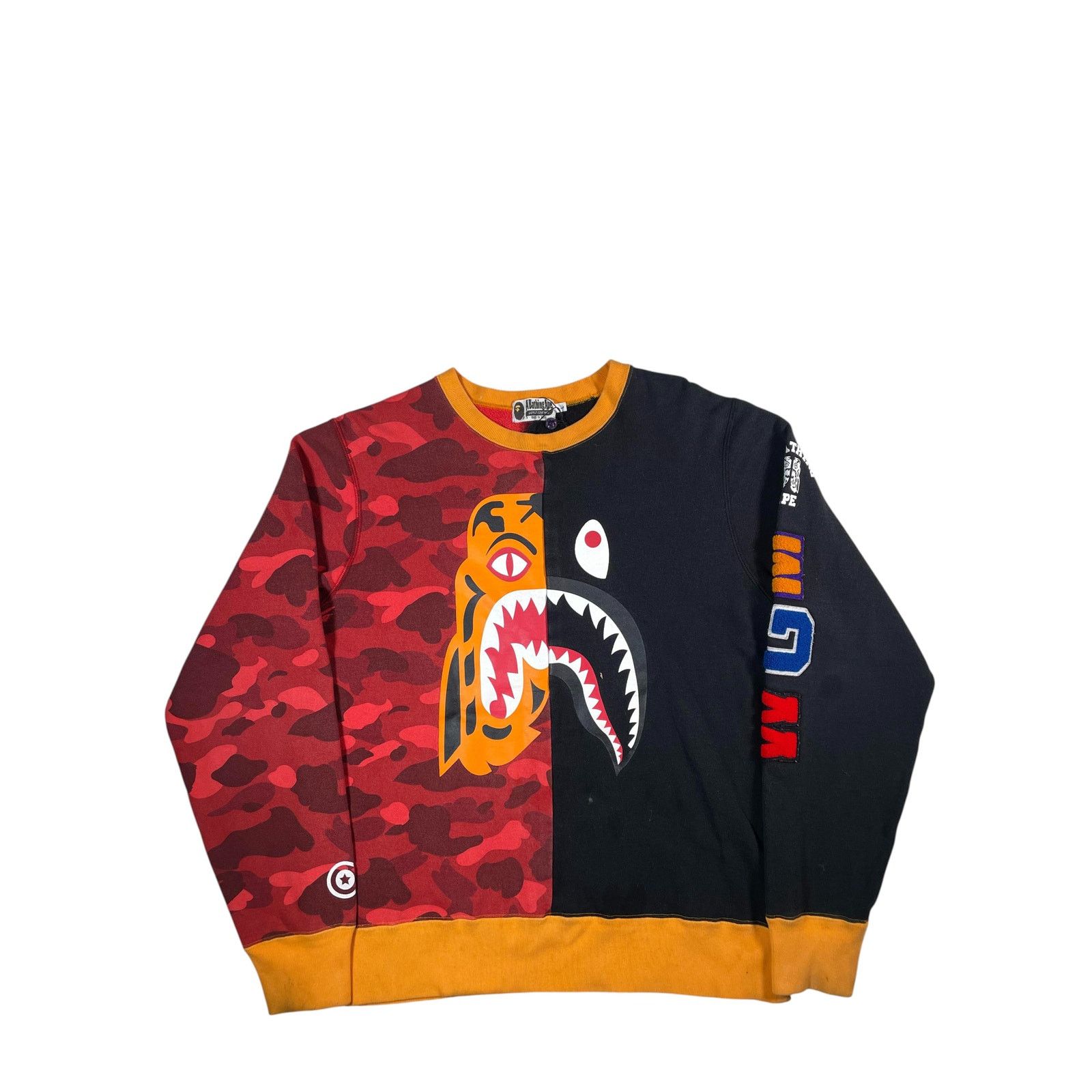 Bape BAPE Tiger Shark Red Camo Black Split Crewneck Size US L / EU 52-54 / 3 - 1 Thumbnail