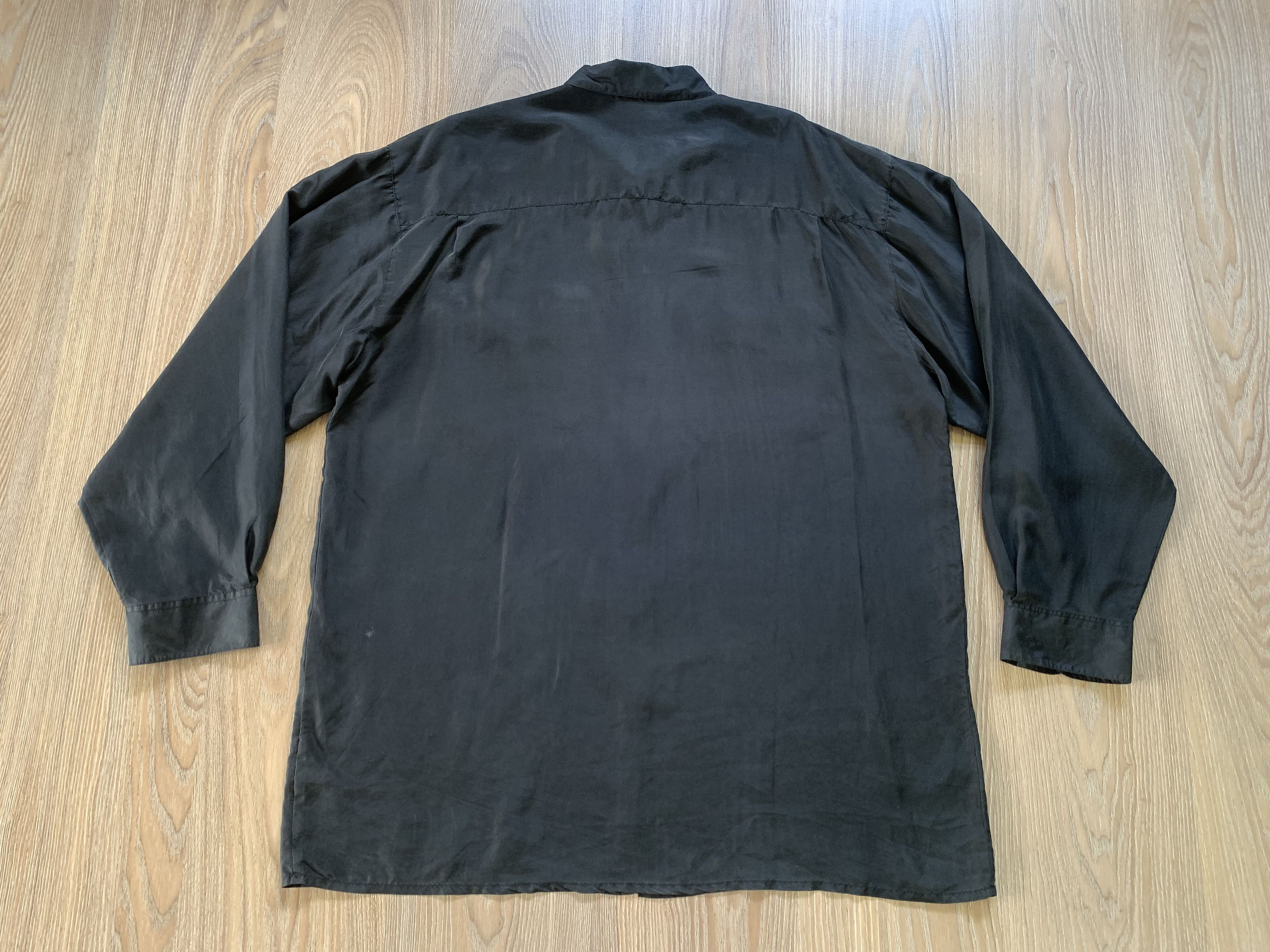 Band Tees Essentials Black Silk Long Sleeve Button Up Shirt Size US XL / EU 56 / 4 - 3 Thumbnail
