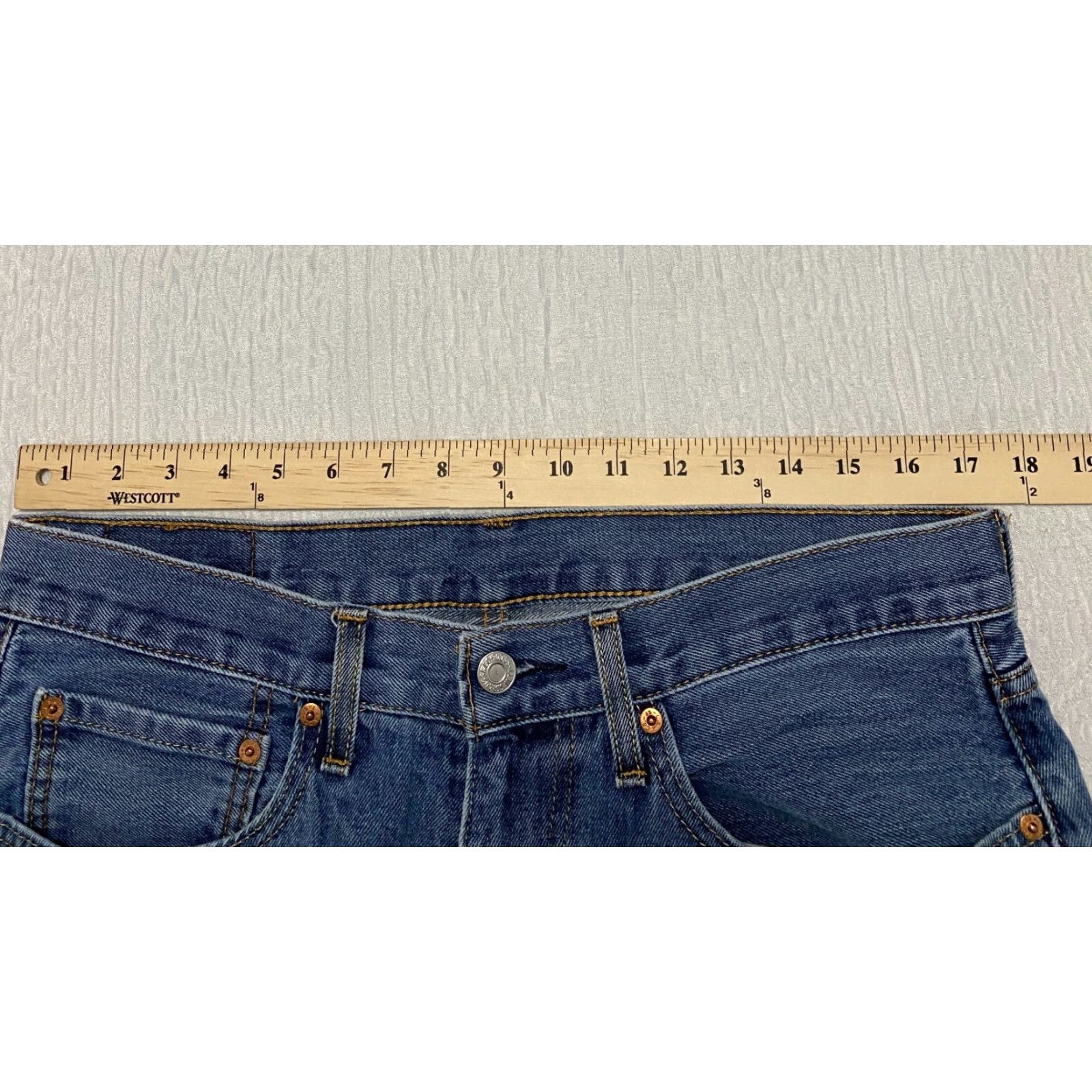 Levi's VINTAGE Levis 550 Relaxed Fit Jeans Mens 34x34 Blue 5-Pocket Denim Cotton Regular Old School USA Size US 34 / EU 50 - 7 Thumbnail