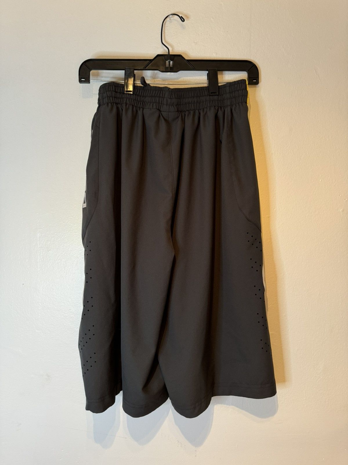 Nike Nike Dri-Fit Oregon Ducks Shorts Men Size M Gray Basketball Size US 35 - 4 Thumbnail