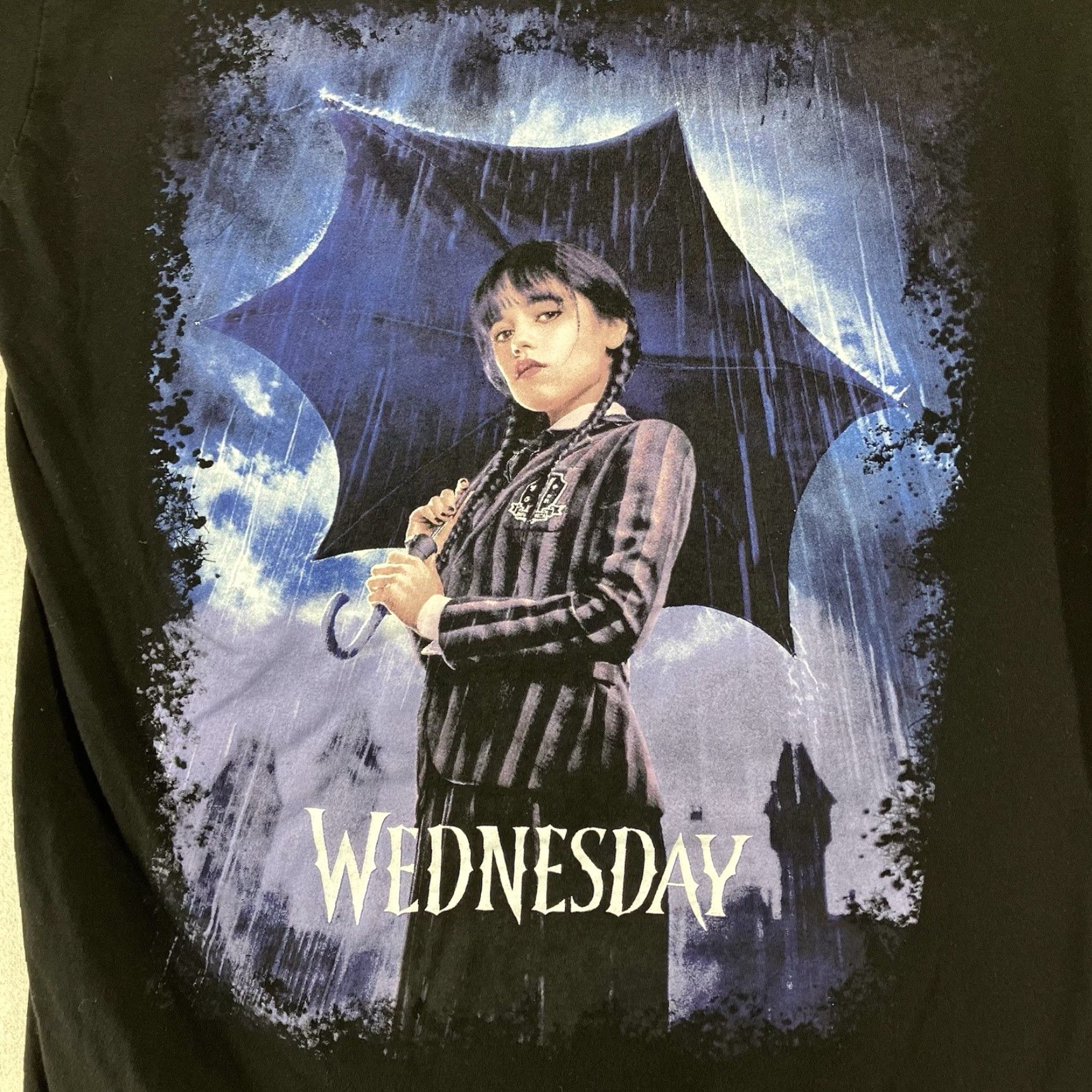 Rains VINTAGE Wednesday Addams Family Black Graphic T-Shirt Adult Small Umbrella Rain Size S / US 4 / IT 40 - 3 Thumbnail