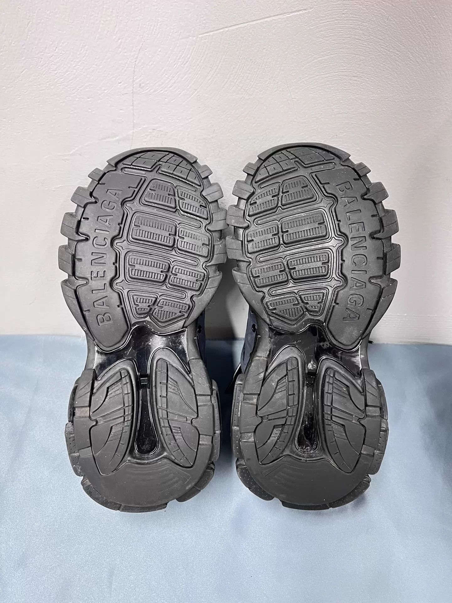 Balenciaga Balenciaga Track Vintage Black Low Dad Shoe 38 Size US 7.5 / IT 37.5 - 6 Thumbnail