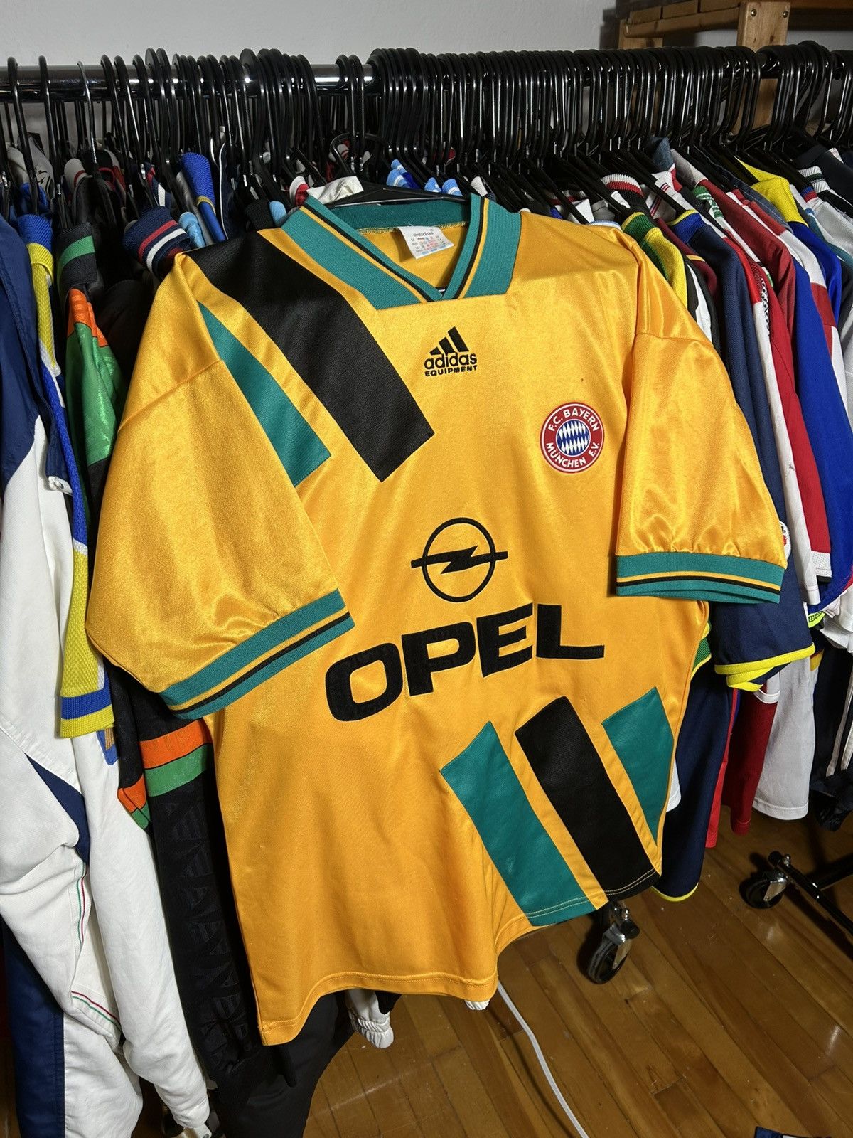 Adidas Fc Bayern Munich 1993/95 away jersey Size US M / EU 48-50 / 2 - 1 Thumbnail