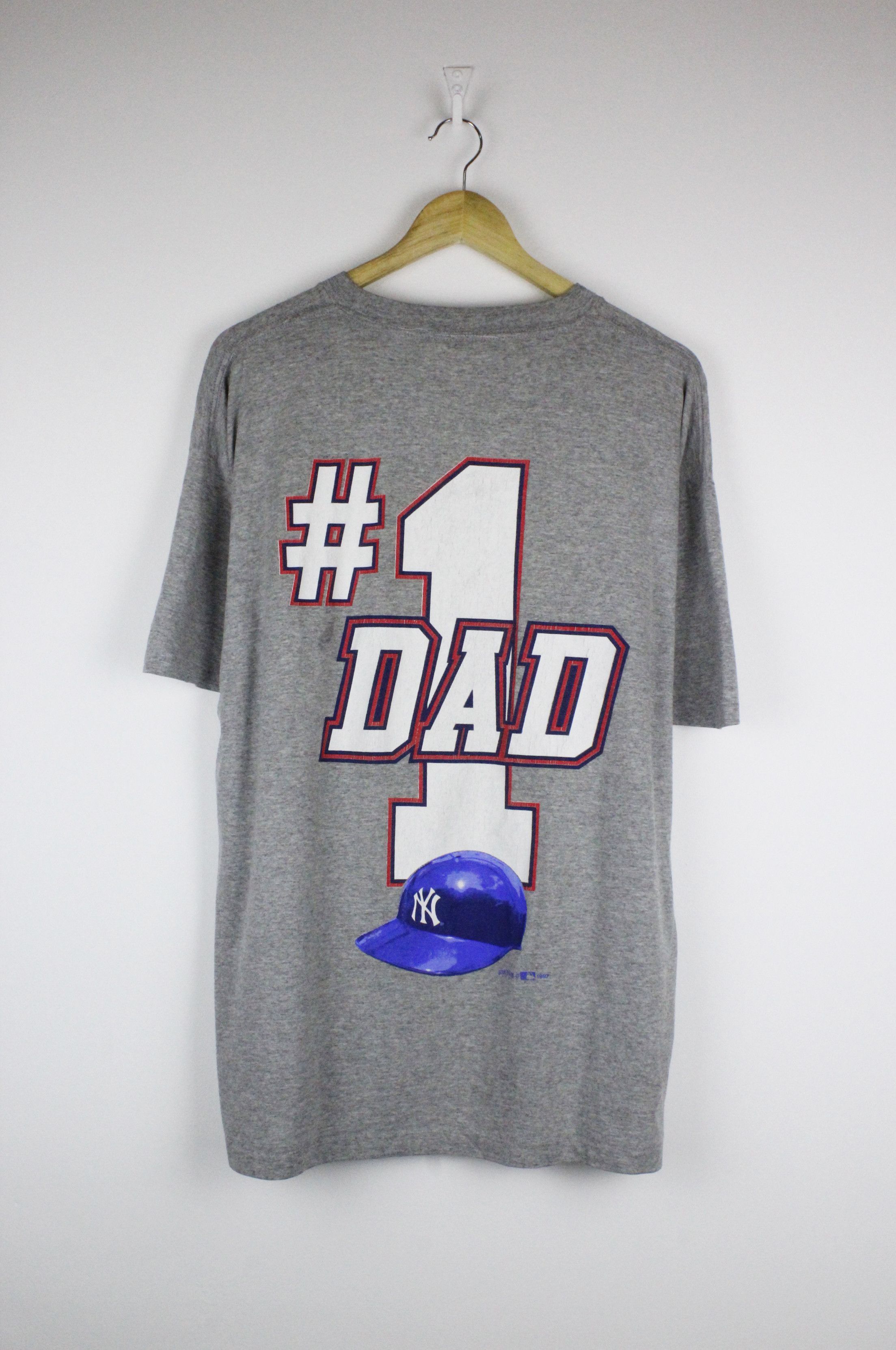 New York Yankees Vintage 1997 New York Yankees DAD "1" Graphic T-shirt Size US XL / EU 56 / 4 - 6 Thumbnail