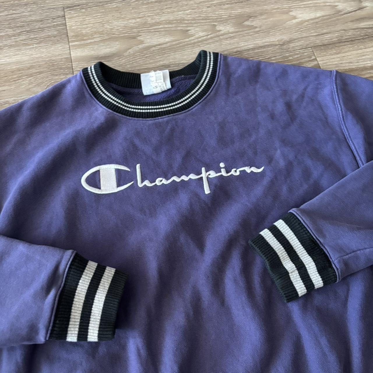 Champion Crazy Vintage Y2K/2000s Purple Champion Streetwear Essential Crewneck! Size XL Size US XL / EU 56 / 4 - 3 Thumbnail