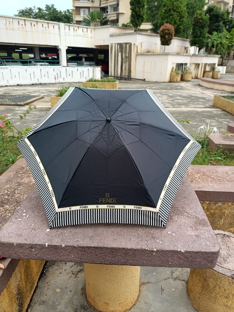 Fendi Fendi Italy Umbrella Size ONE SIZE - 1 Thumbnail