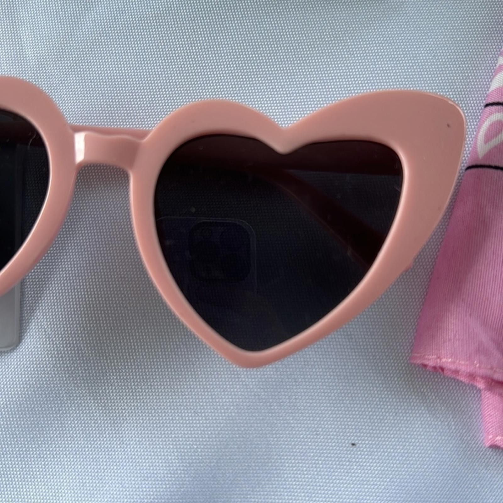 Designer Retro pink heart sunglasses Size ONE SIZE - 4 Thumbnail