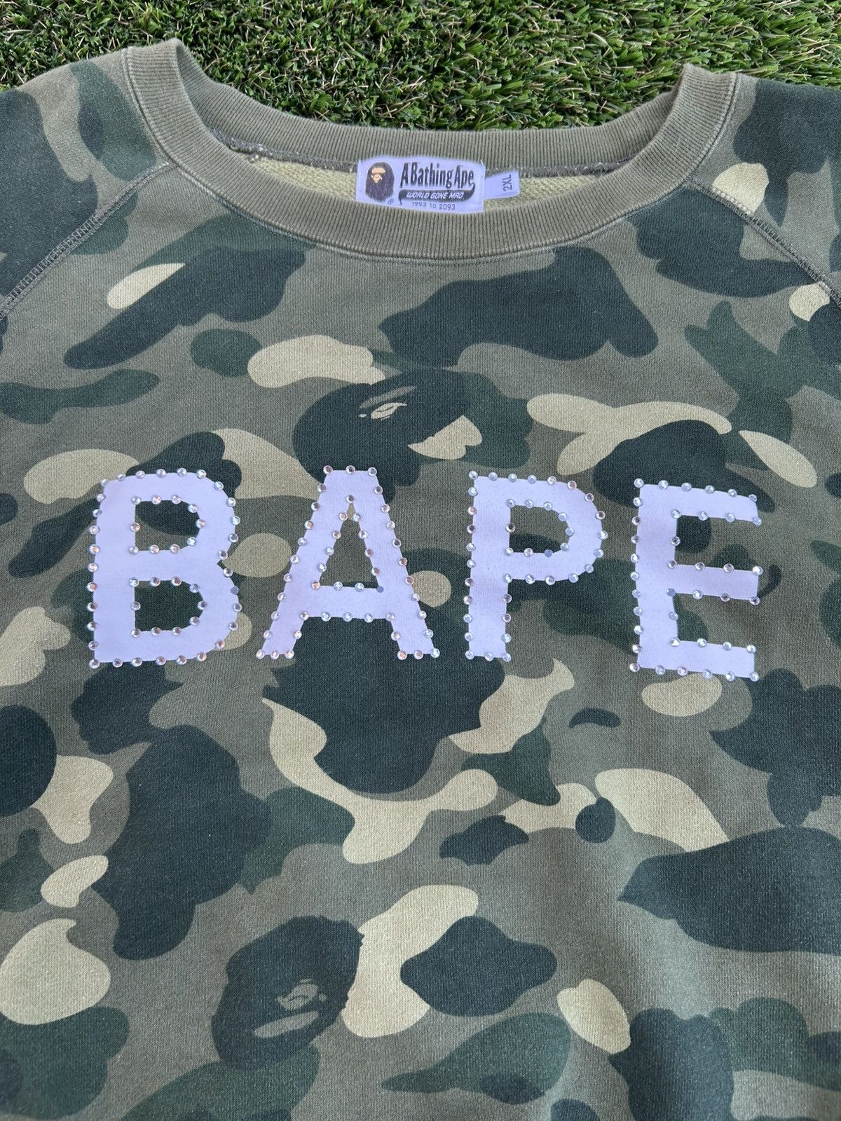 Bape × Swarovski BAPE Swarovski Spellout ABC Green Camo Crewneck Sweatshirt Size US XXL / EU 58 / 5 - 3 Thumbnail