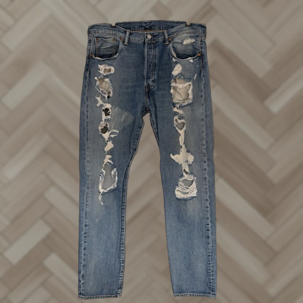 Levi's VINTAGE Levis 501 CT Jeans Mens 38x34 Blue Denim Button Fly Destroyed Size US 38 / EU 54 - 1 Thumbnail