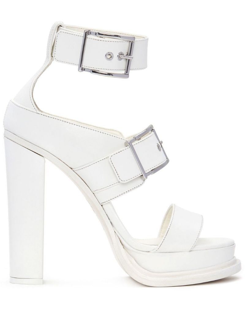 o1y0225 Sandals in White
